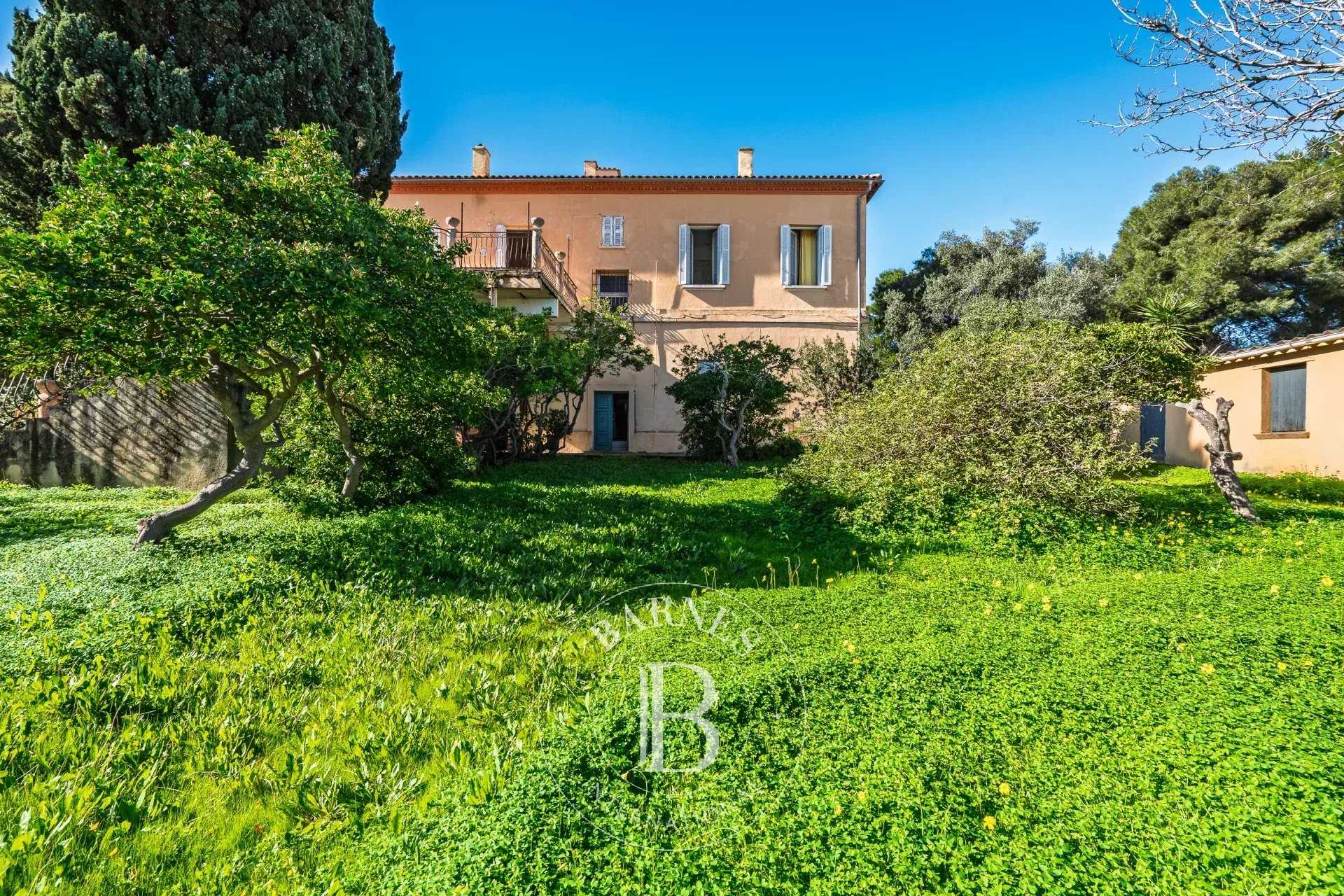 L'Île-Rousse  - Villa 18 Pi&egrave;ces 10 Chambres