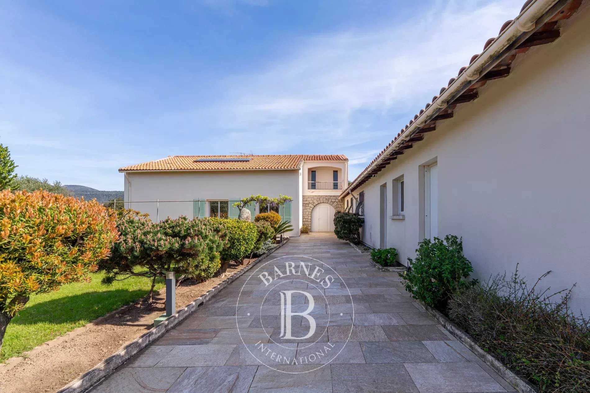 Sainte-Lucie-de-Porto-Vecchio  - Villa 4 Bedrooms