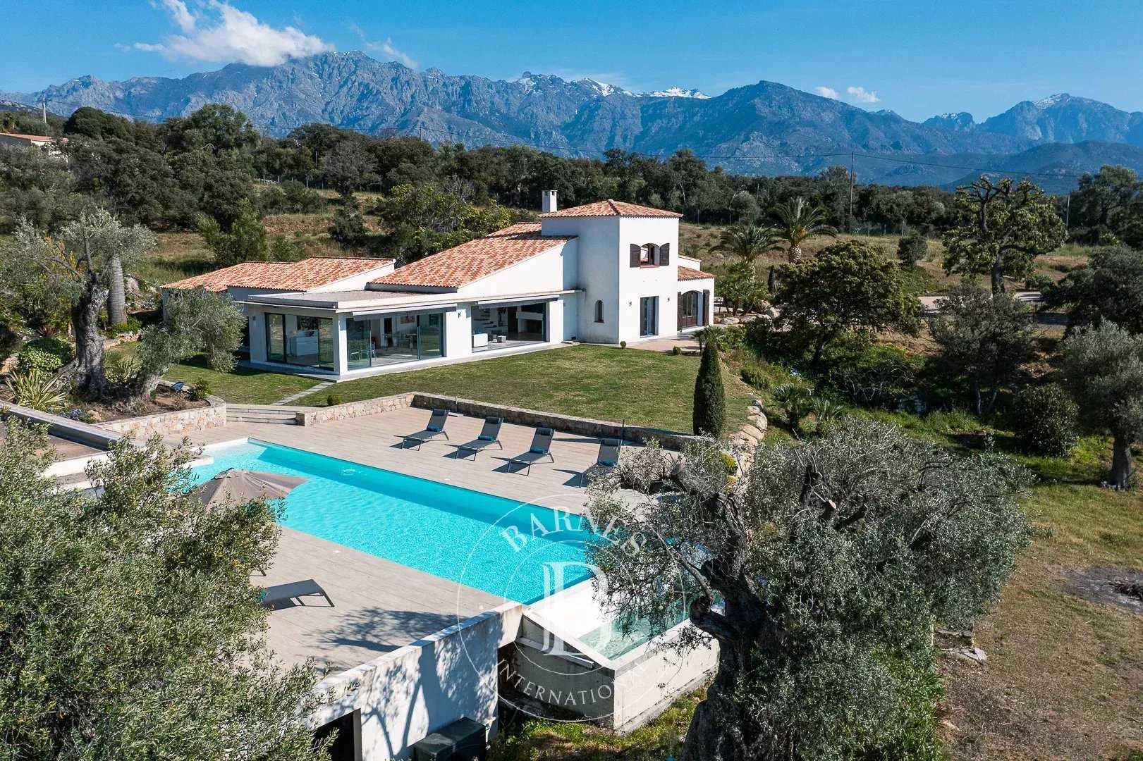 Lumio  - Villa 7 Pièces 6 Chambres