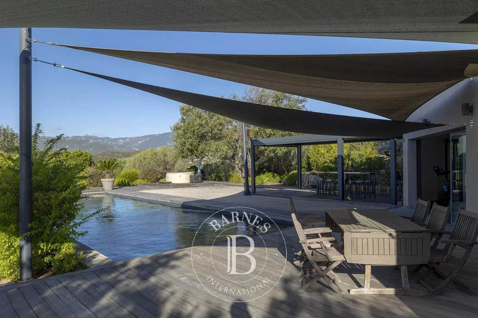 Sainte-Lucie-de-Porto-Vecchio  - Villa 8 Bedrooms