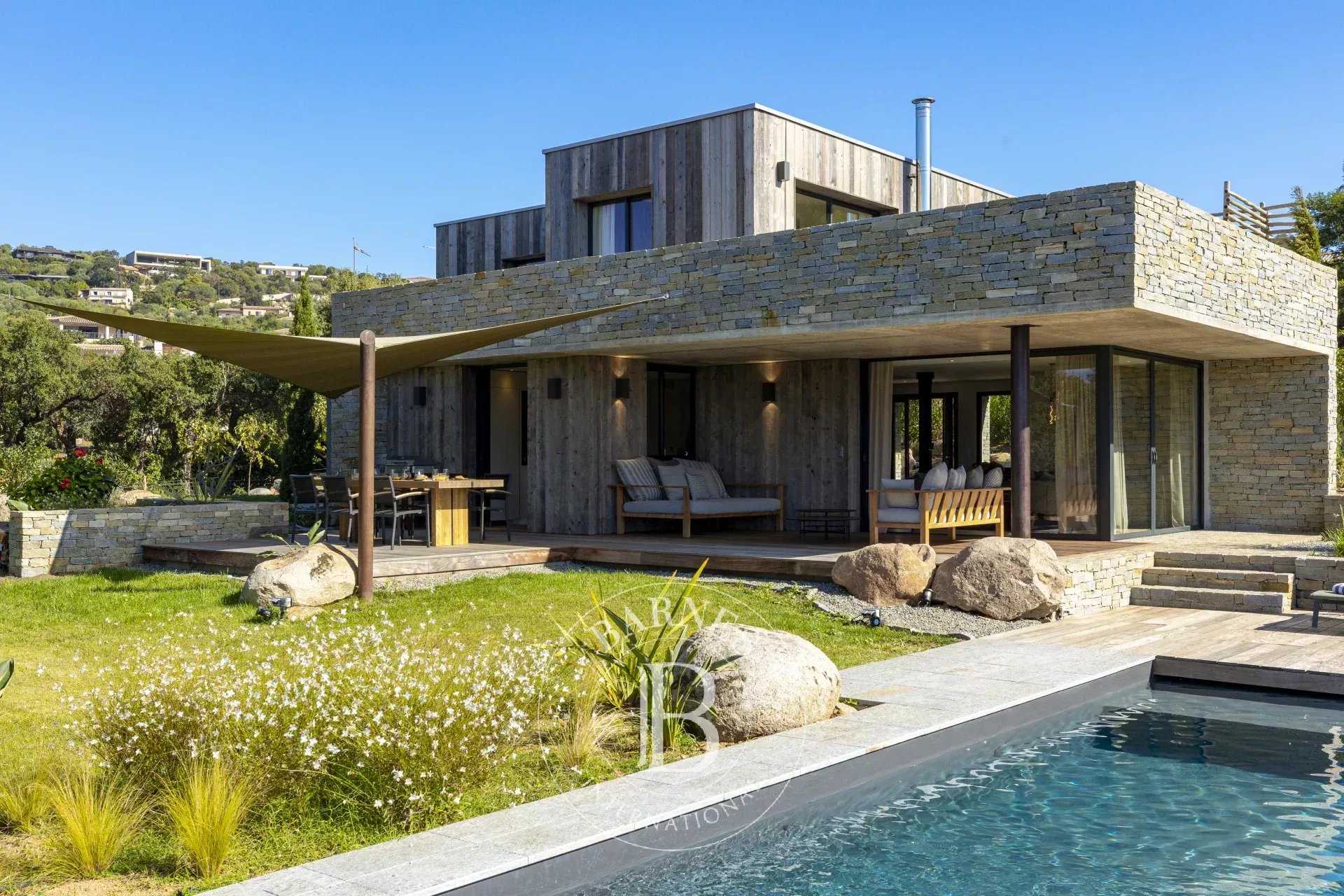 Arasu, 4-Bedroom Villa with Heated Pool, Mountain Views, Near the Beach picture 18