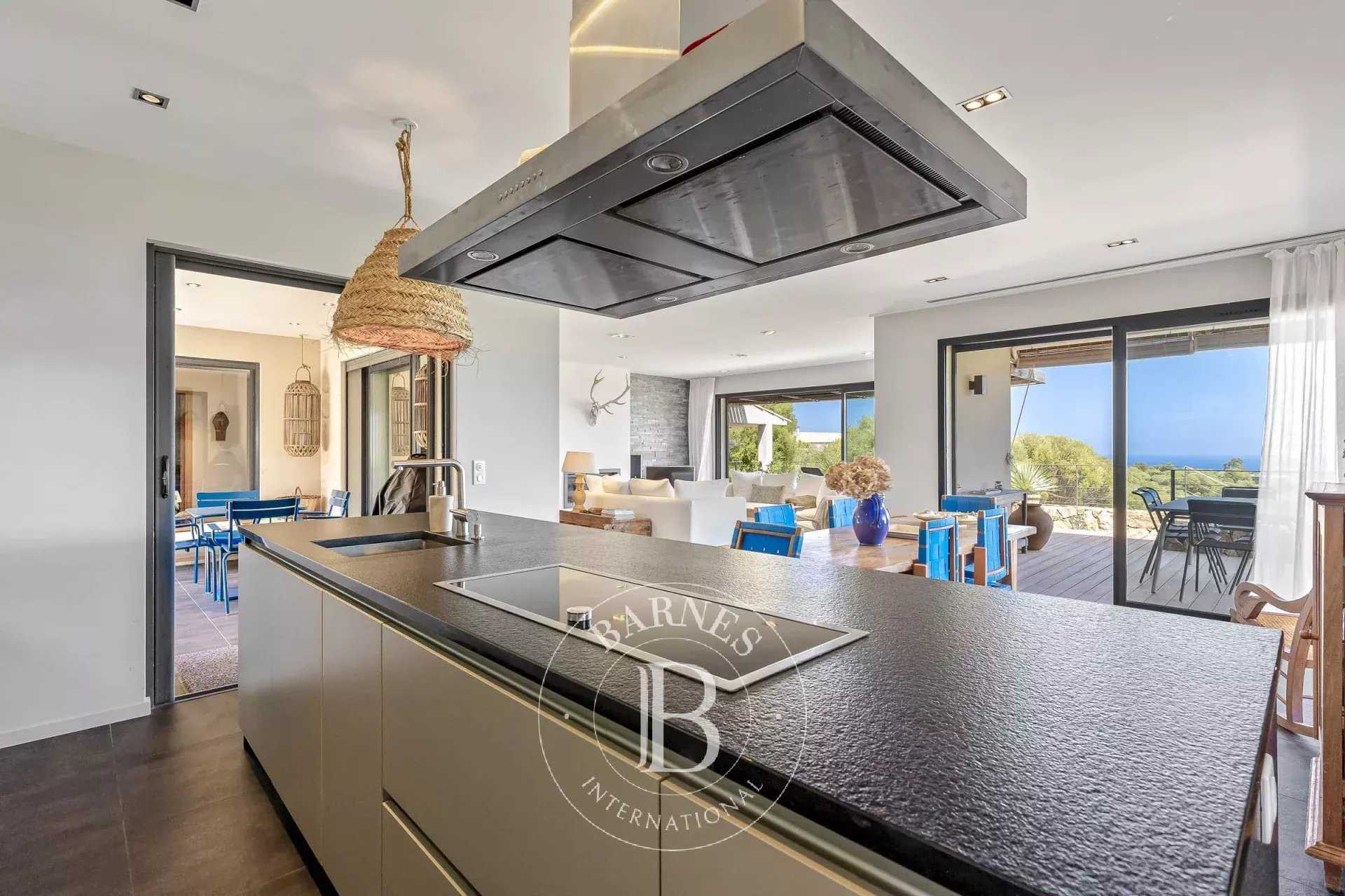Sainte-Lucie-de-Porto-Vecchio  - Villa 5 Bedrooms
