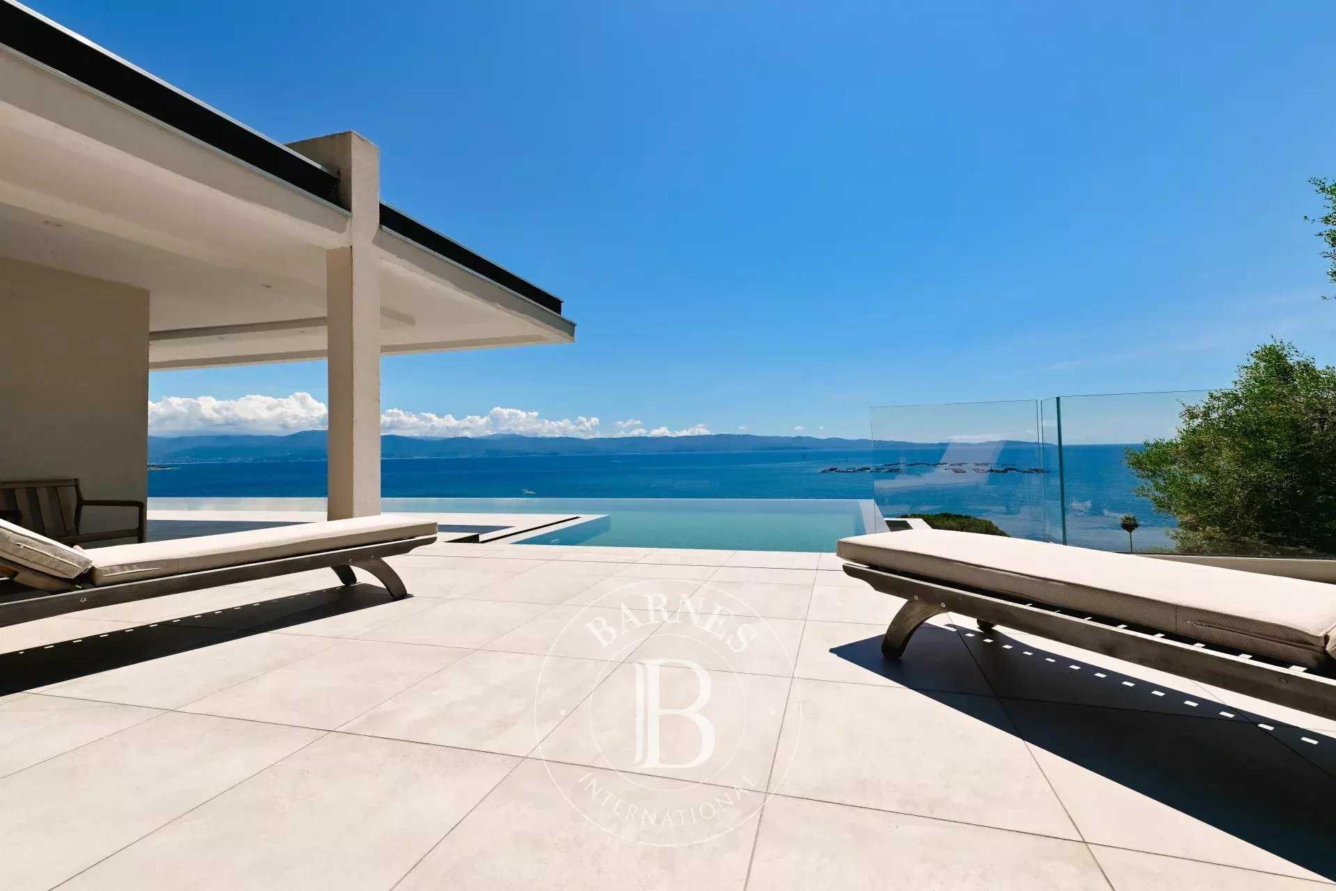 Ajaccio  - Property 6 Bedrooms