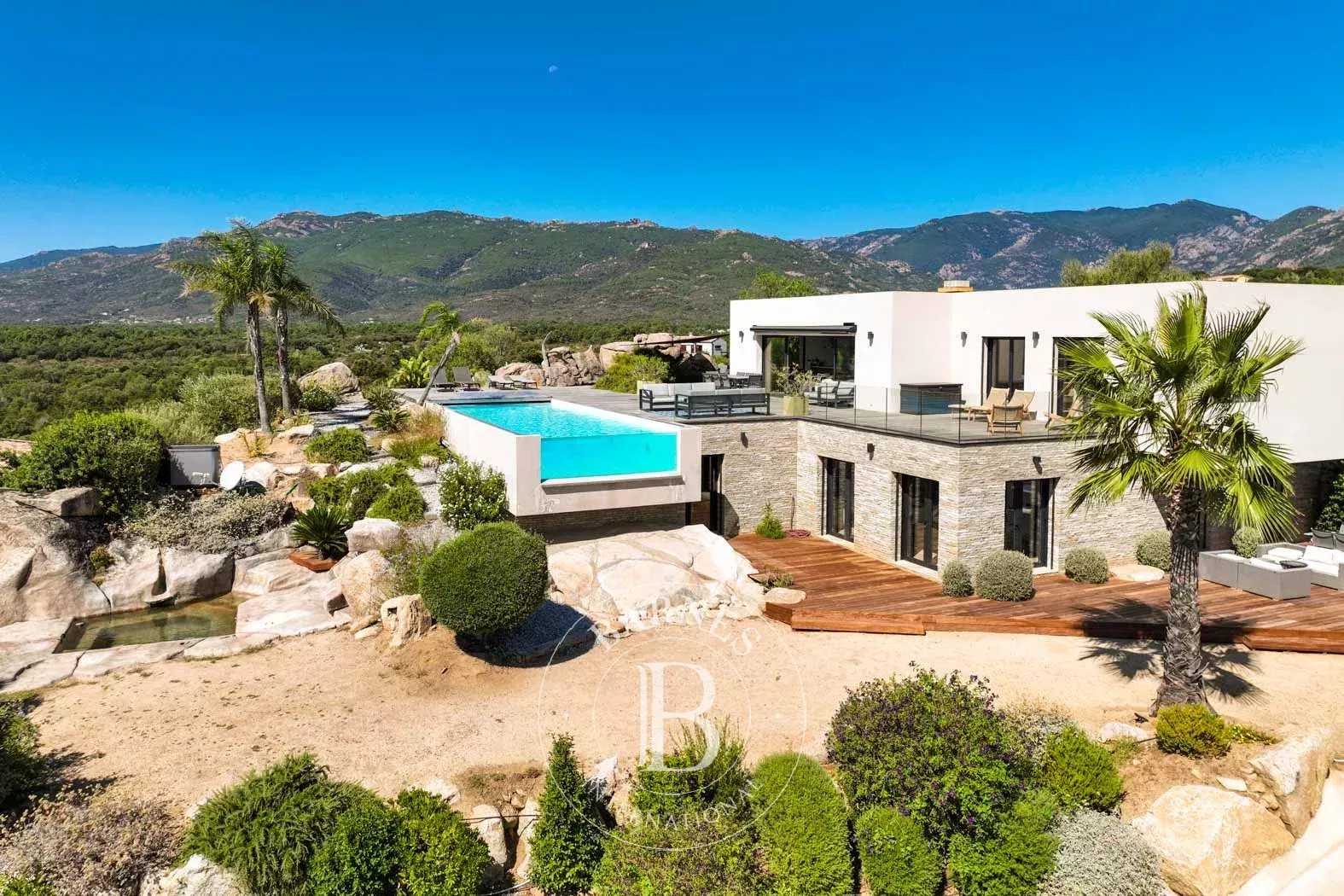 Porto-Vecchio, Villa 4 bedrooms, Mountain view and sea view, picture 20