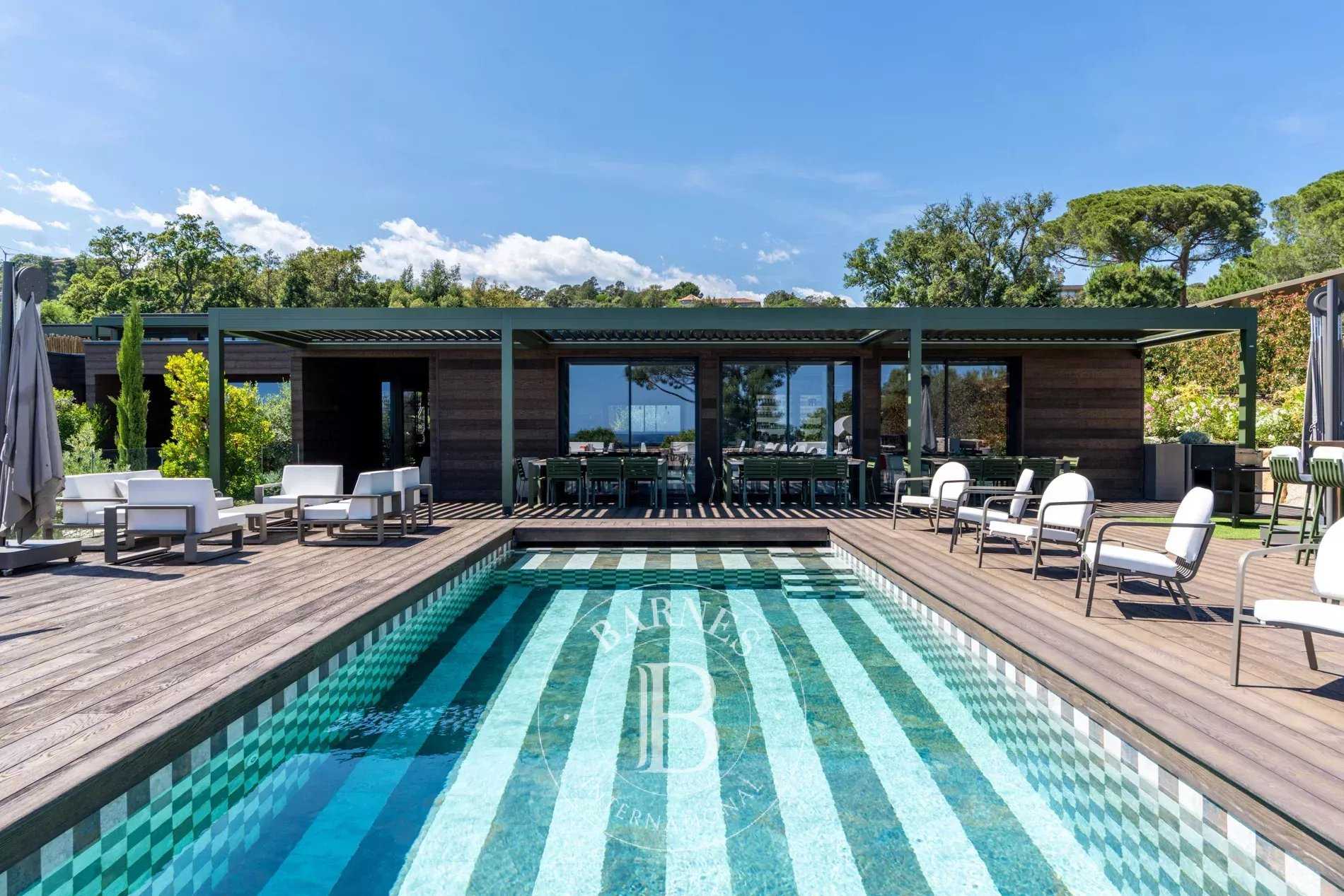 Sainte-Lucie-de-Porto-Vecchio  - Villa  8 Chambres