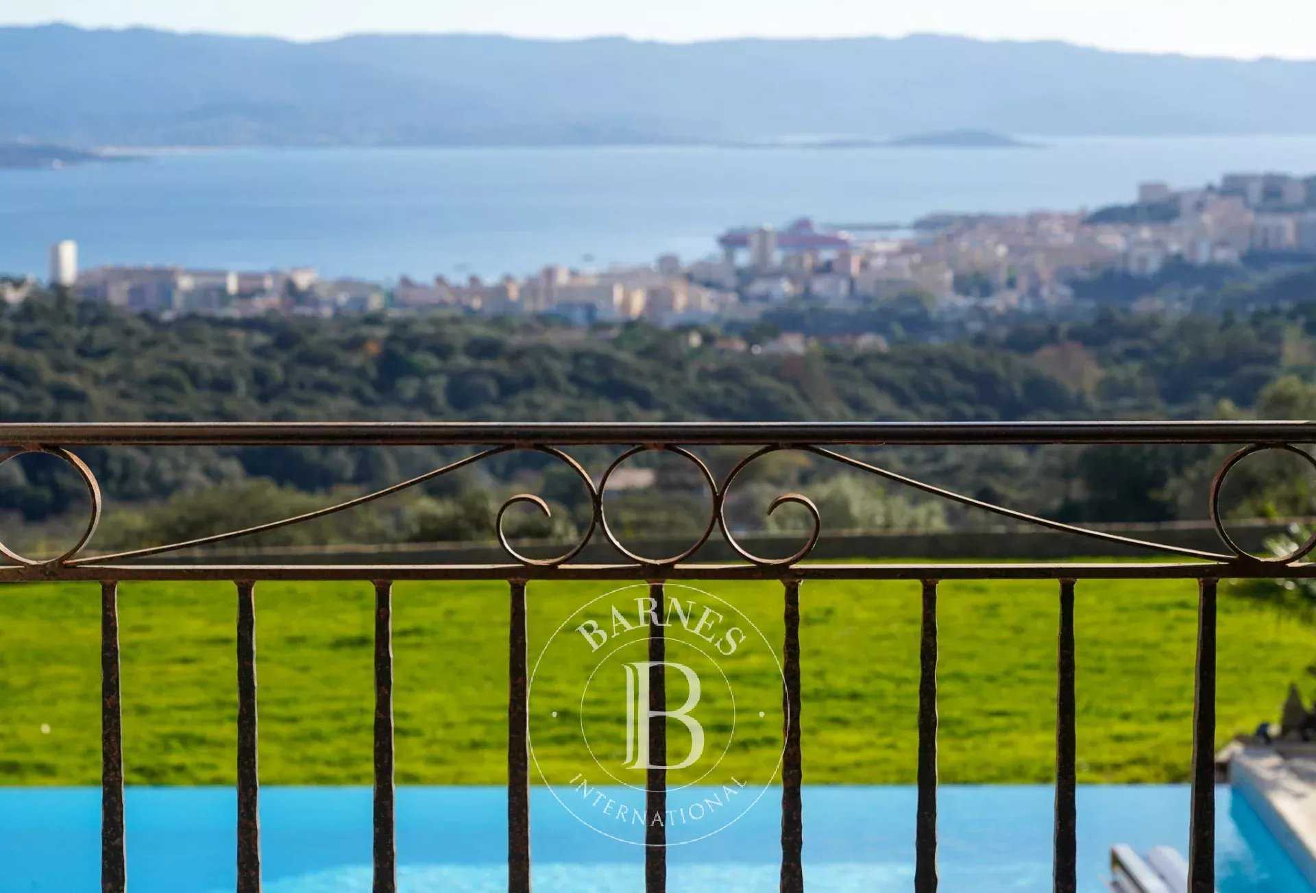 Ajaccio  - Villa 5 Bedrooms