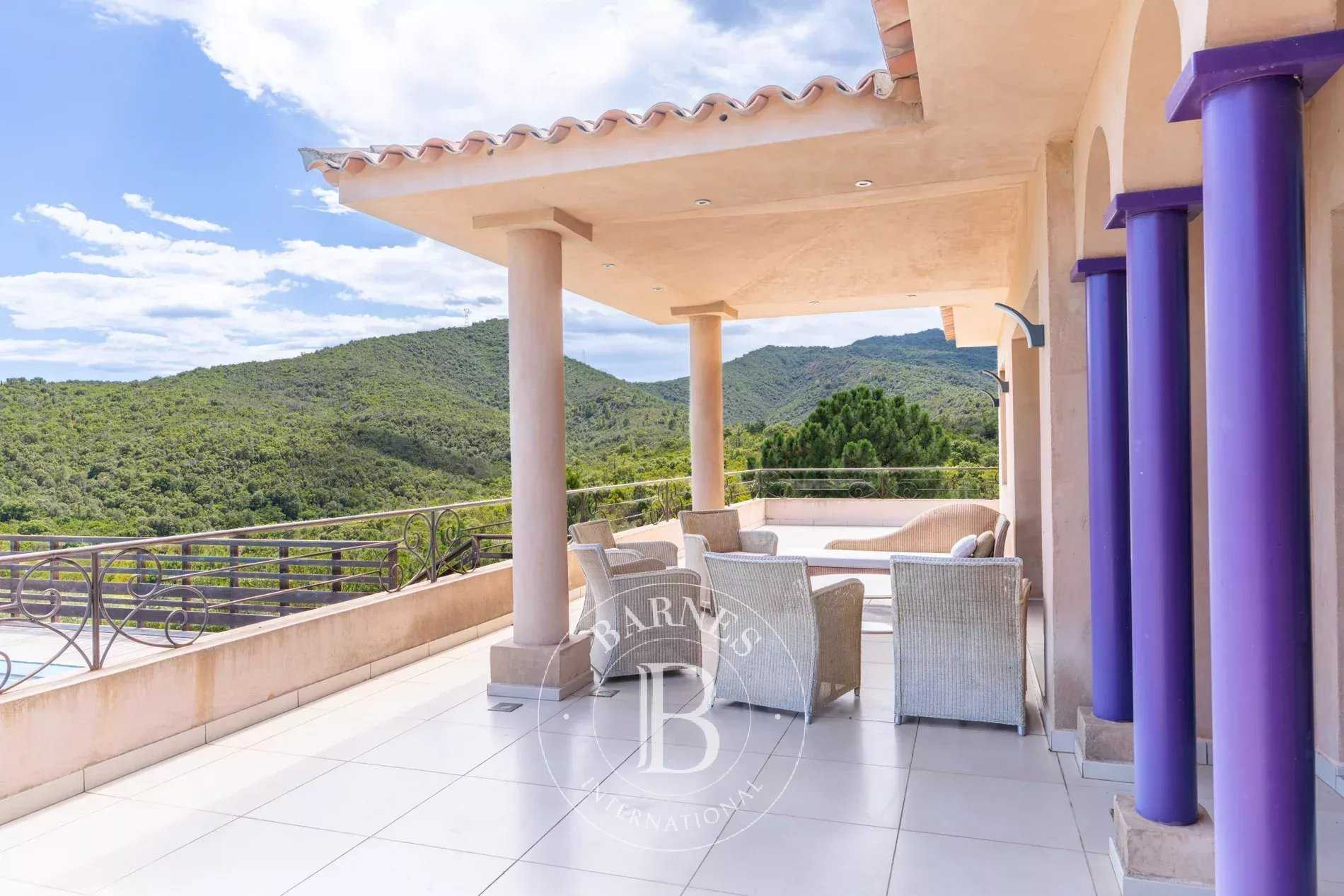 Conca  - Villa 6 Cuartos 4 Habitaciones