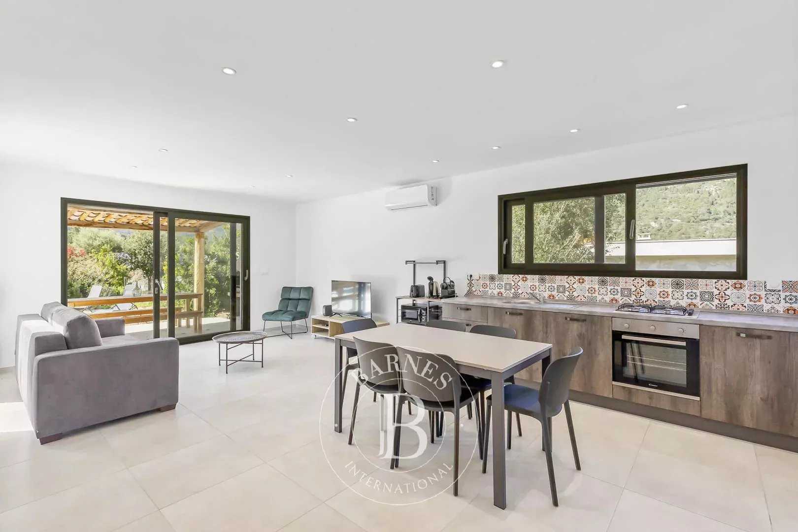 Sainte-Lucie-de-Porto-Vecchio  - Maison 5 Pi&egrave;ces 4 Chambres