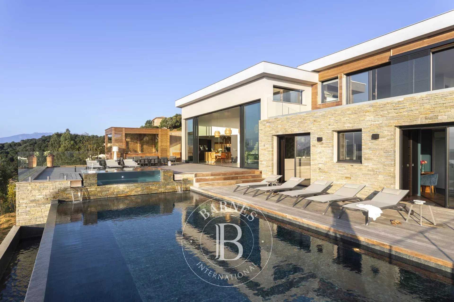 Sainte-Lucie-de-Porto-Vecchio  - Villa  7 Chambres