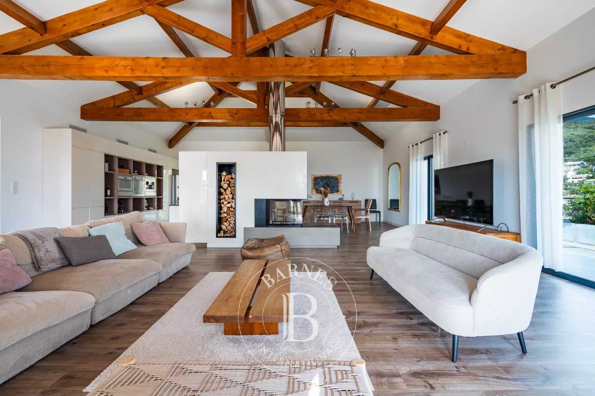 Bastia  - Appartement 5 Pièces 4 Chambres