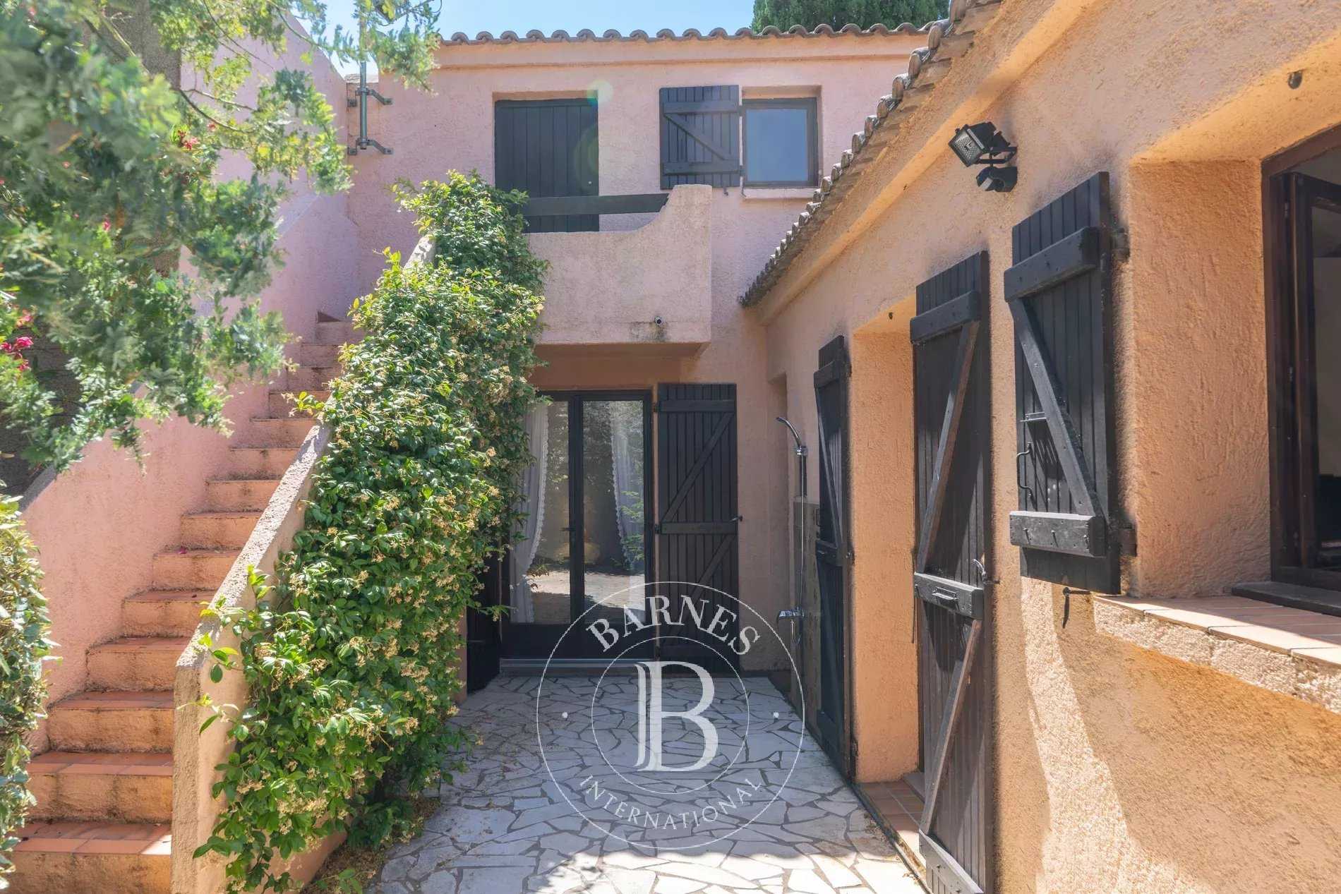 Lecci  - Villa 5 Pi&egrave;ces 3 Chambres