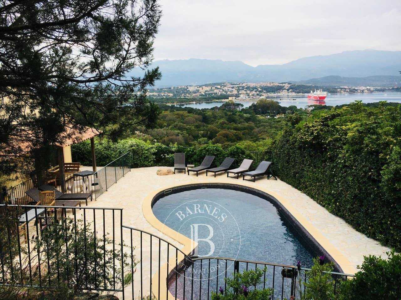 Villa Porto-Vecchio - Ref 3819247