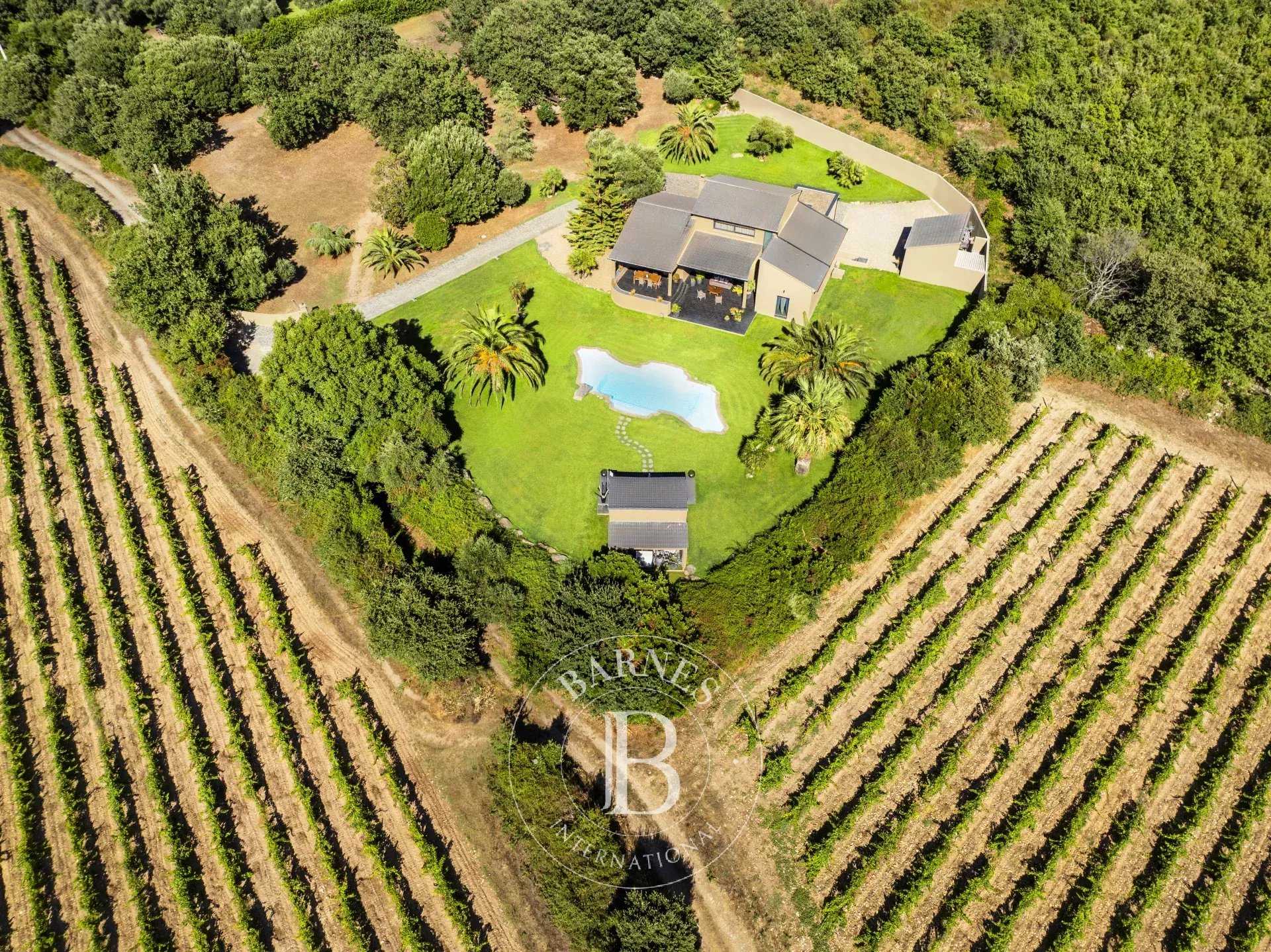 Villa Saint-Florent  -  ref 86002014 (picture 3)