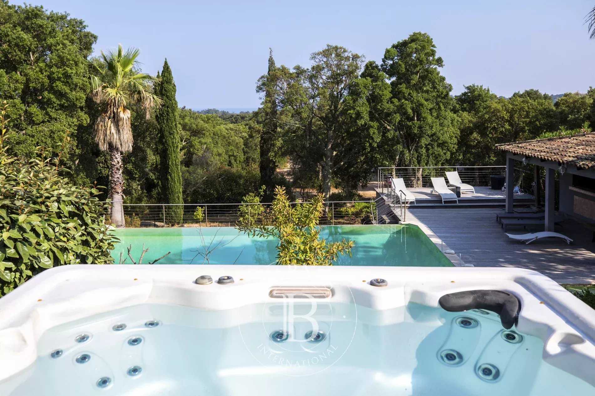 Villa Sainte-Lucie-de-Porto-Vecchio  -  ref 3393392 (picture 2)
