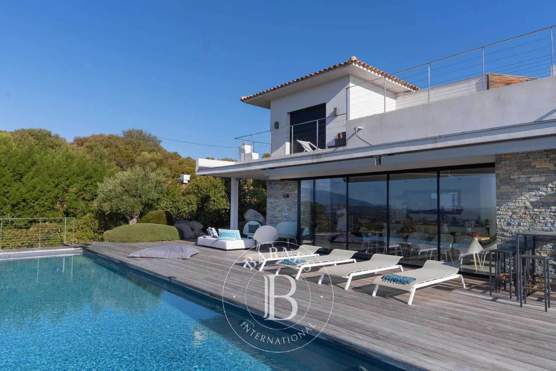 Villa Sainte-Lucie-de-Porto-Vecchio - Ref 84230014