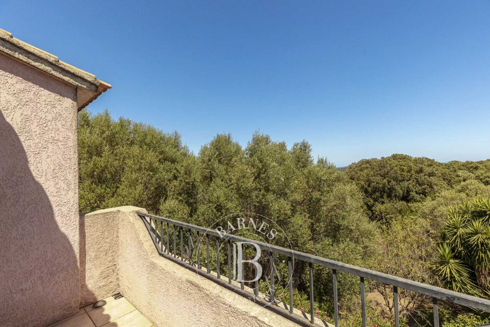 Villa Porto-Vecchio  -  ref 83167289 (picture 3)