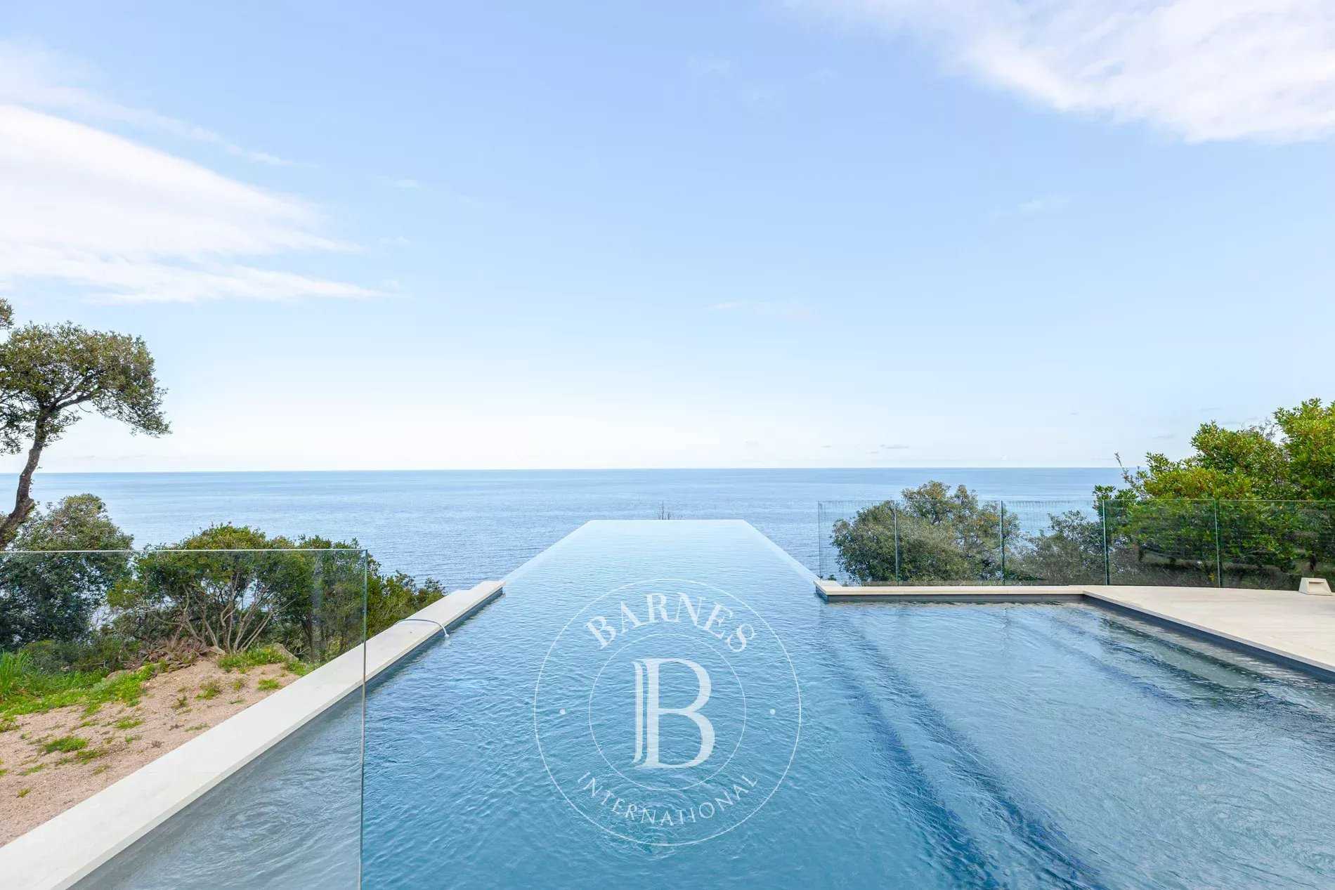 Villa Sari-Solenzara  -  ref 86854505 (picture 3)