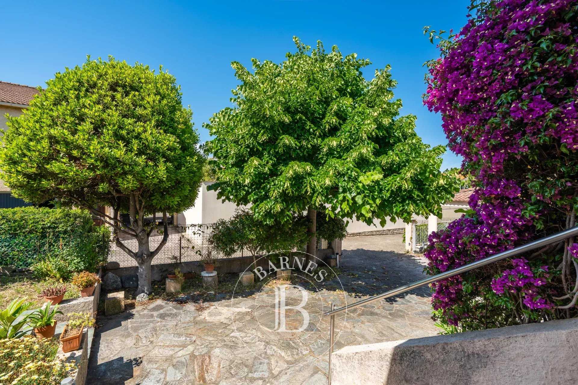 Townhouse Saint-Florent  -  ref 85847084 (picture 3)