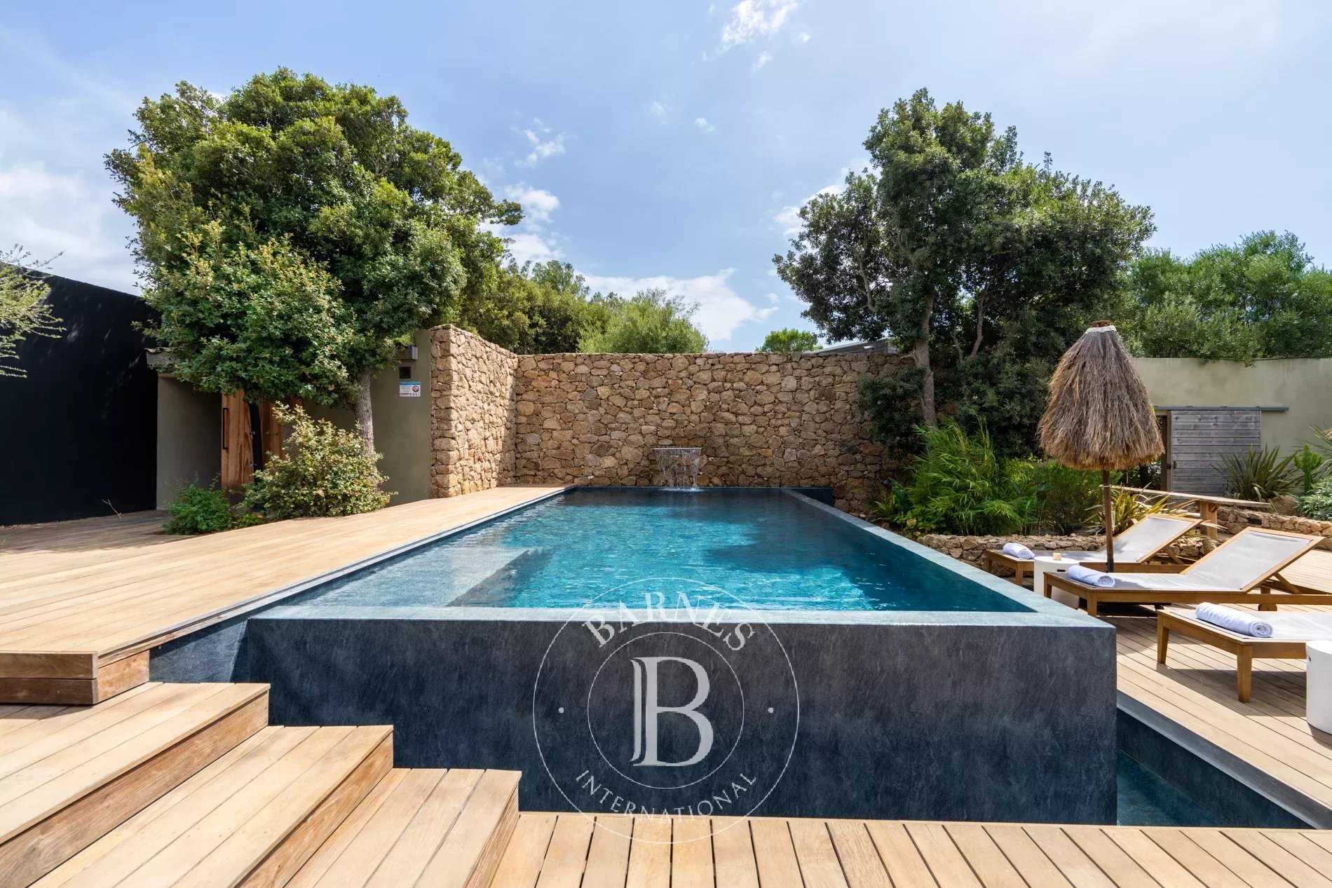 Hôtel Bonifacio  -  ref 86126487 (picture 1)