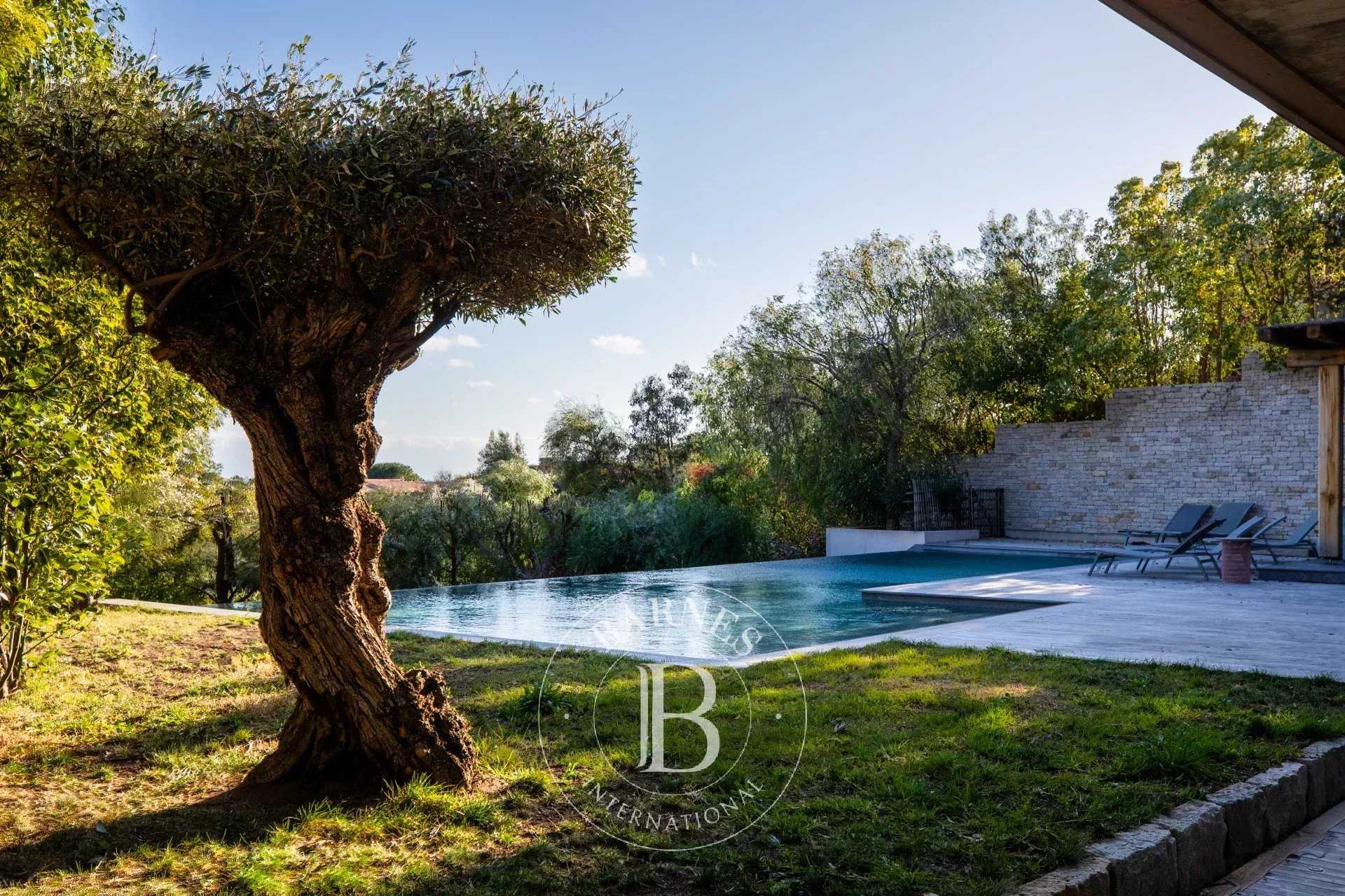 Villa Porto-Vecchio  -  ref 85734183 (picture 2)