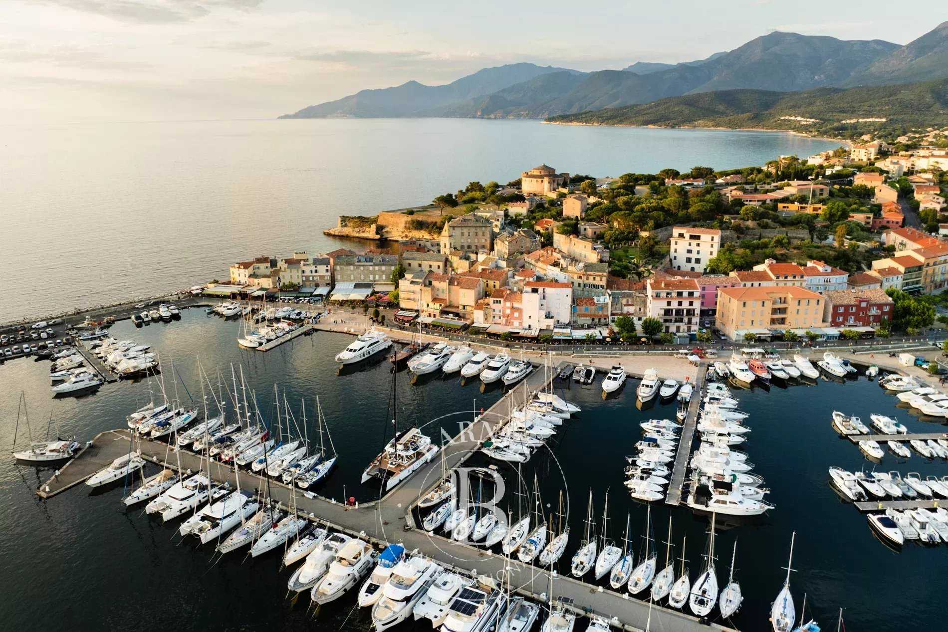 Proprietes-de-luxe Saint-Florent