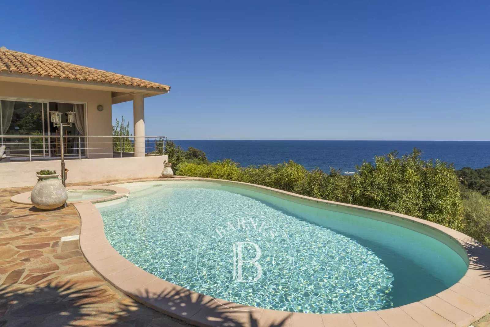 Villa Sari-Solenzara  -  ref 84883463 (picture 1)