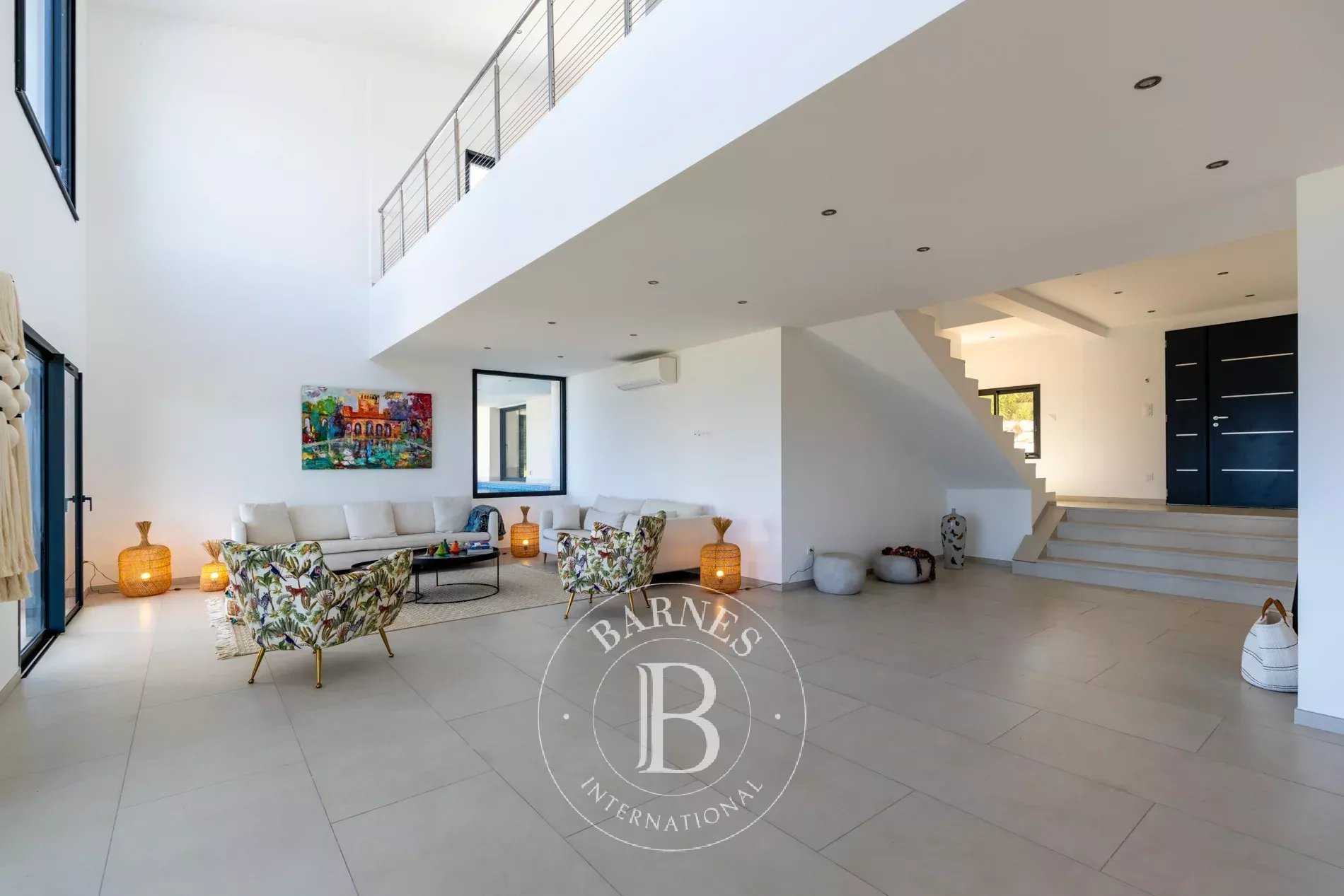 Villa Sari-Solenzara  -  ref 85633257 (picture 3)