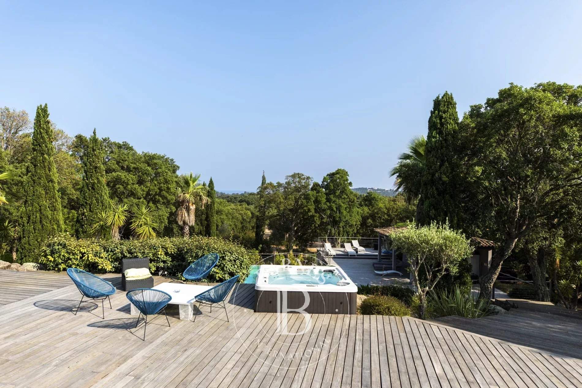 Sainte-Lucie-de-Porto-Vecchio  - Villa 9 Pi&egrave;ces 8 Chambres - picture 6