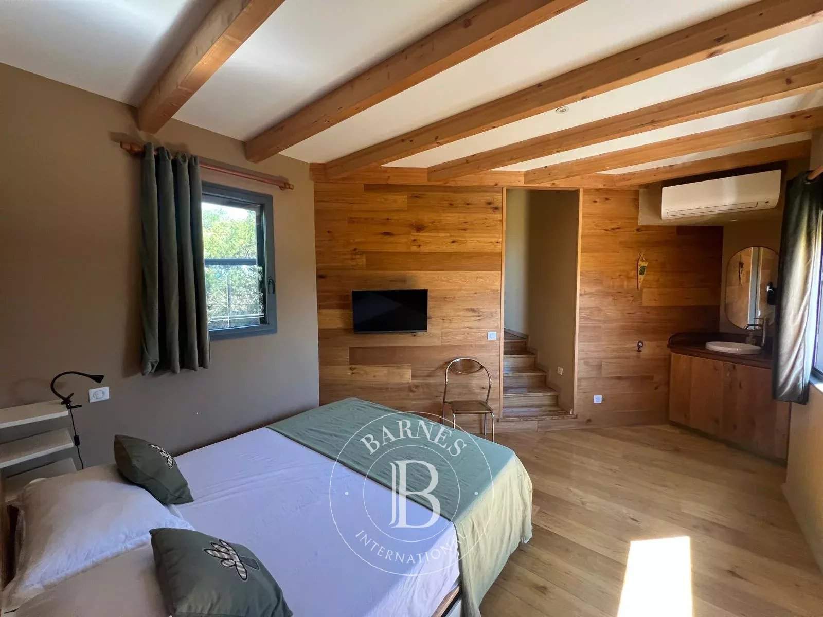 Porto-Vecchio, Palombaggia, 4 Bedroom Villa with Pool, Sea View and Close to the Beach picture 5