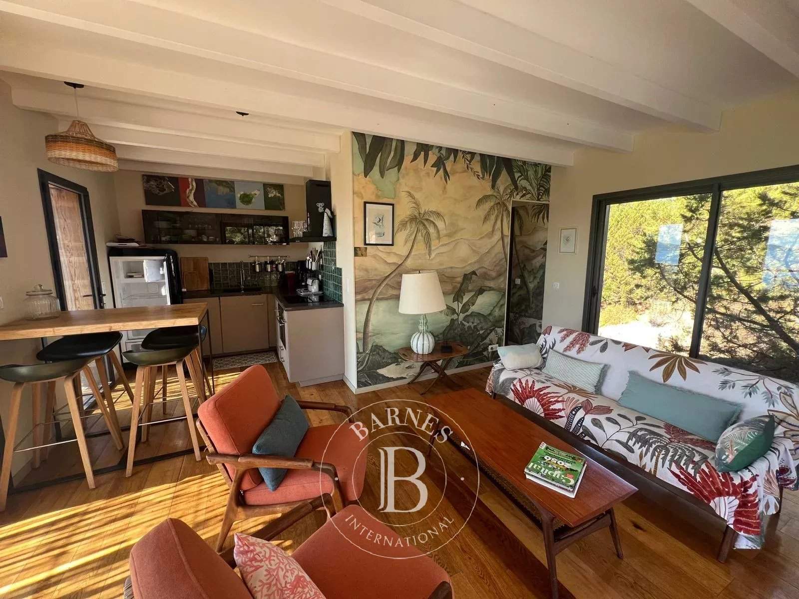 Porto-Vecchio, Palombaggia, 4 Bedroom Villa with Pool, Sea View and Close to the Beach picture 7