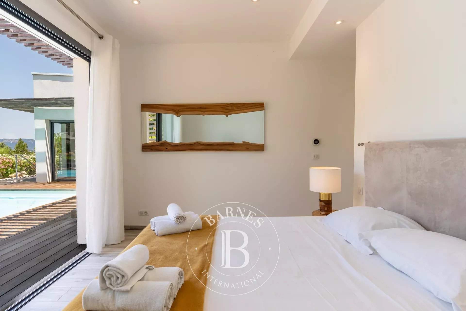 Sainte-Lucie-de-Porto-Vecchio  - Villa 16 Pi&egrave;ces 5 Chambres - picture 12