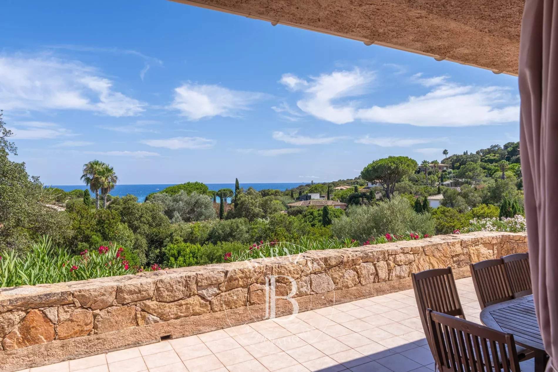 Sainte-Lucie-de-Porto-Vecchio  - Villa 8 Pièces 5 Chambres - picture 3