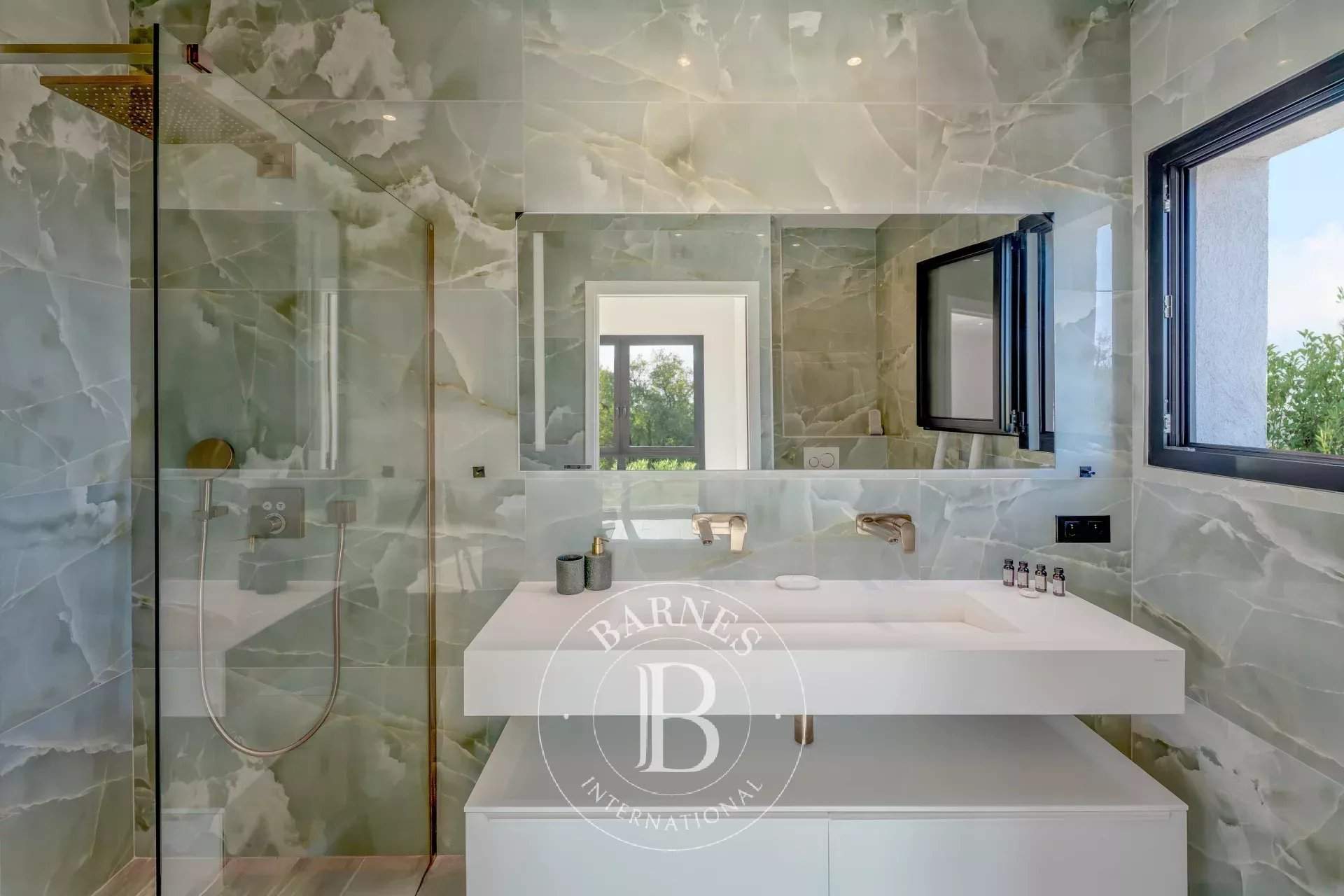 Private estate, 5-bedroom villa, swimming pool, close to the beach picture 7