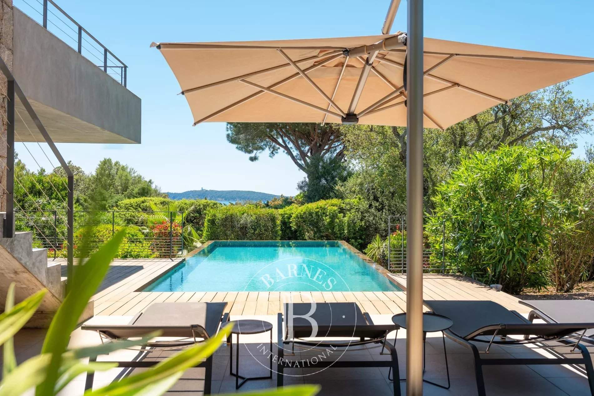 Porto-Vecchio, Domaine de Cala Rossa, villa 4 bedrooms, swimming pool and beach at walking distance, picture 1