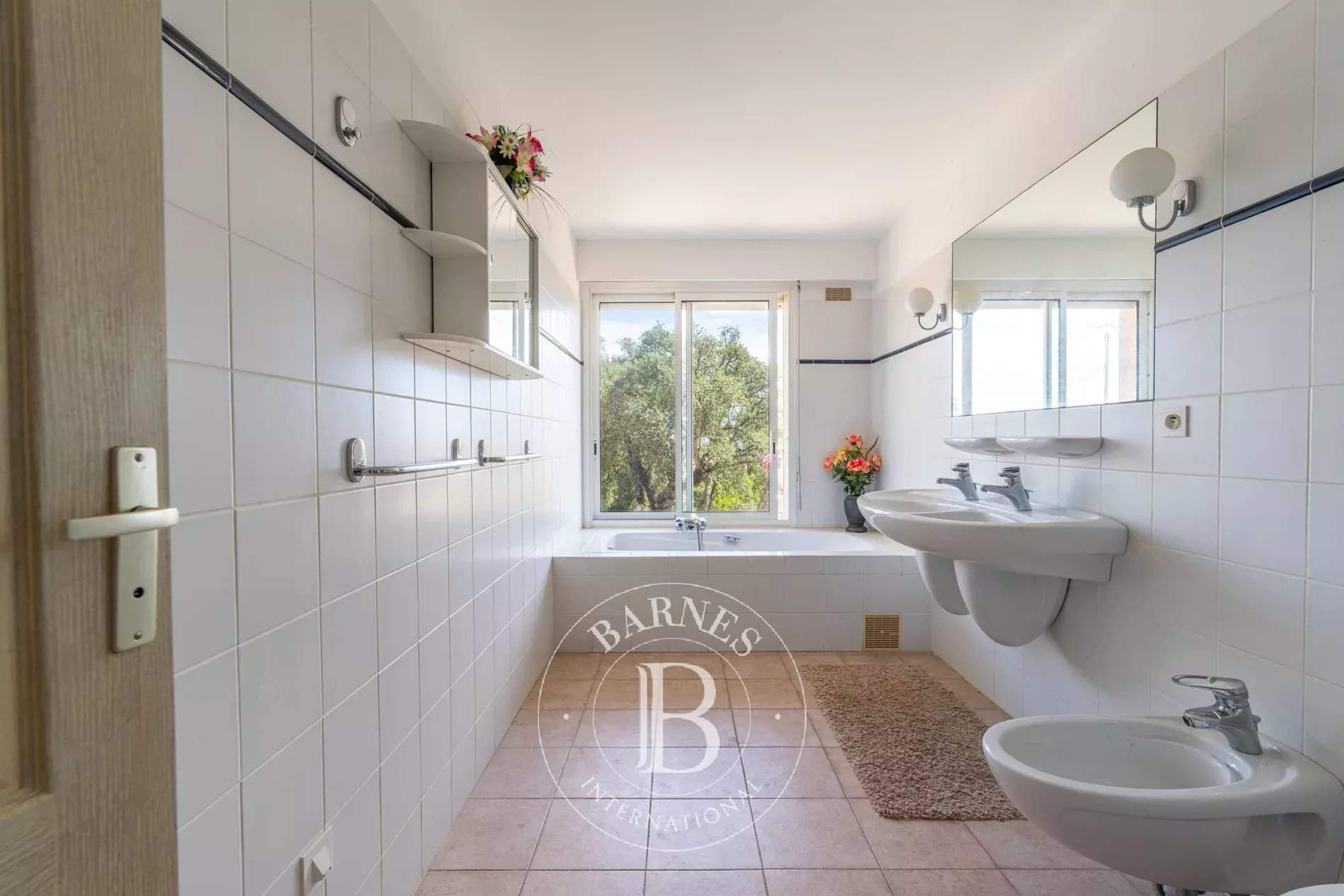 Sainte-Lucie-de-Porto-Vecchio  - Villa 8 Pièces 5 Chambres - picture 13