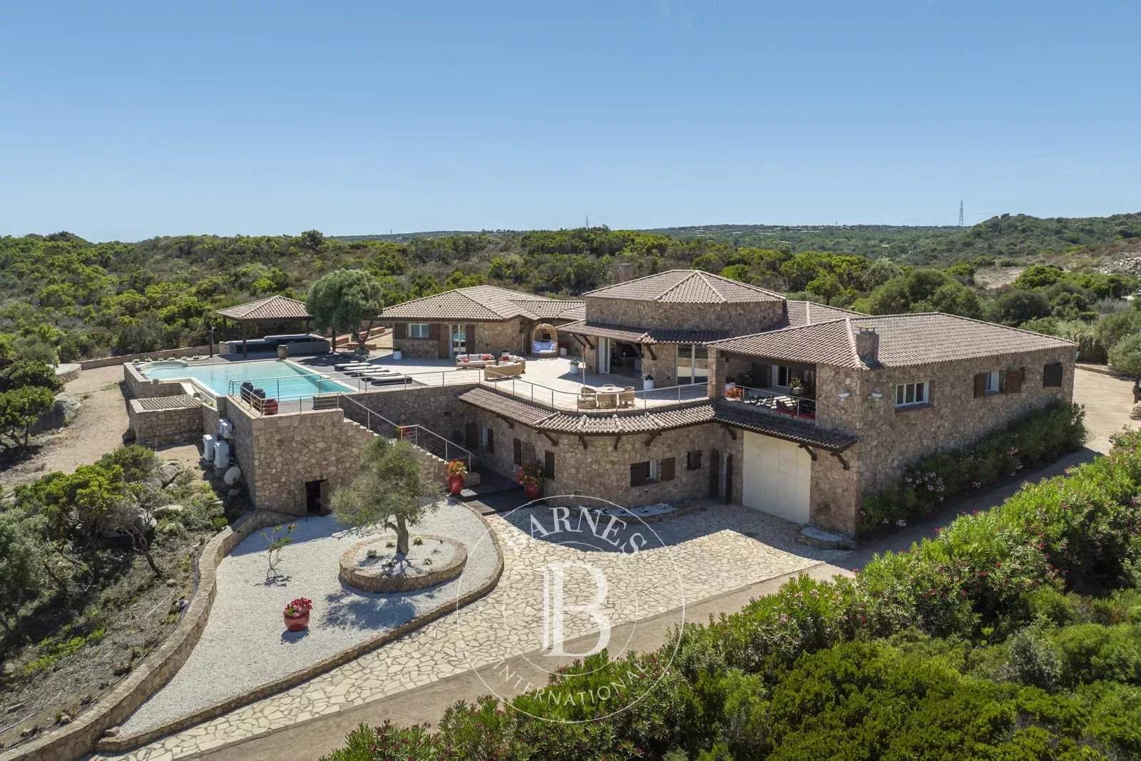 Bonifacio, Piantarella, villa 6 chambres, piscine et vue mer, plage à pied picture 16