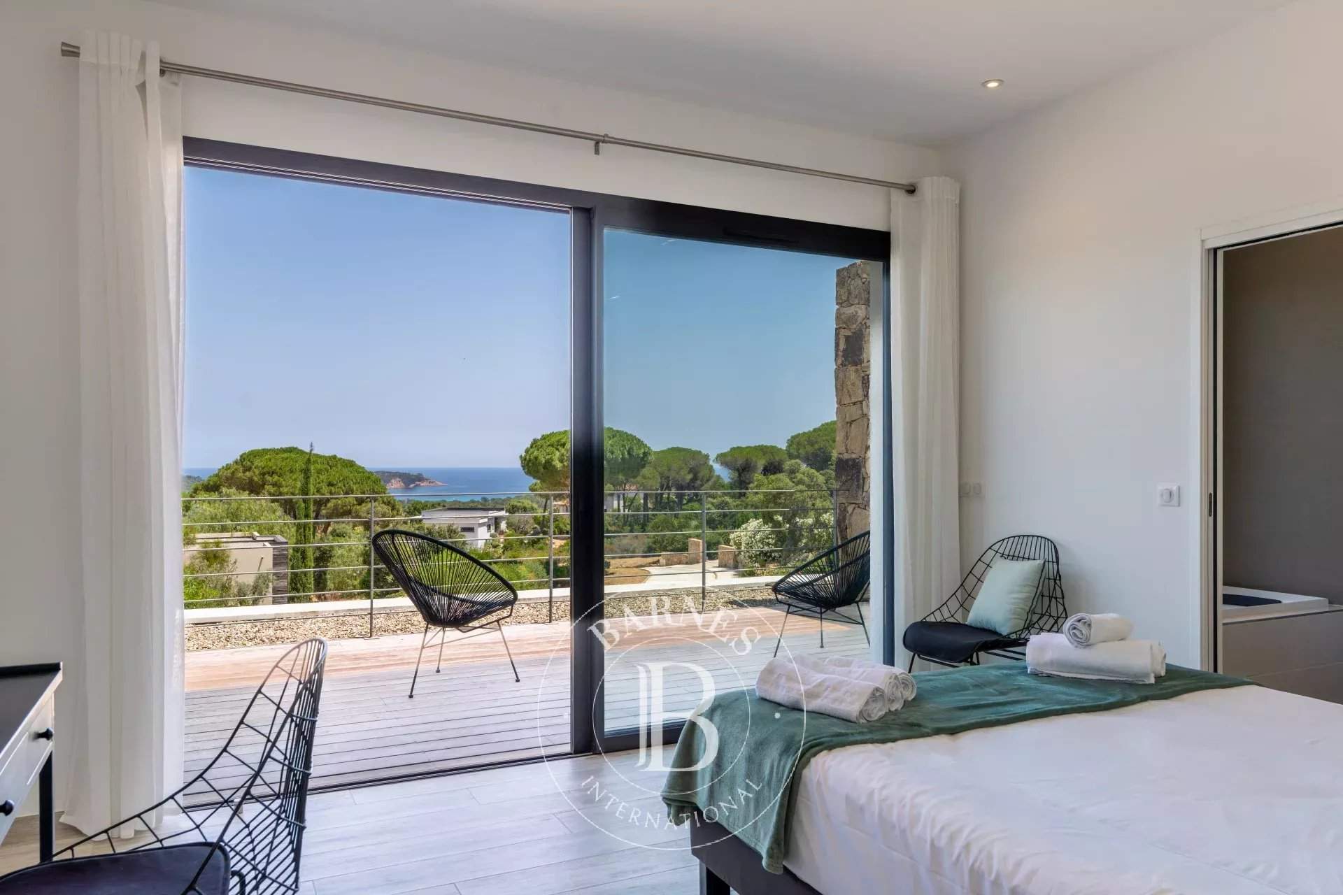 Sainte-Lucie-de-Porto-Vecchio  - Villa 16 Pi&egrave;ces 5 Chambres - picture 14