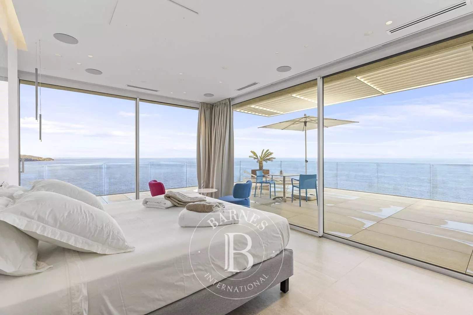 Favone, Villa, Vue mer panoramique, 7 chambres, proche plage, piscine, Cinéma, Salle de sport, Sauna, Hammam, Salle d'arcade, Terrain de pétanque picture 7