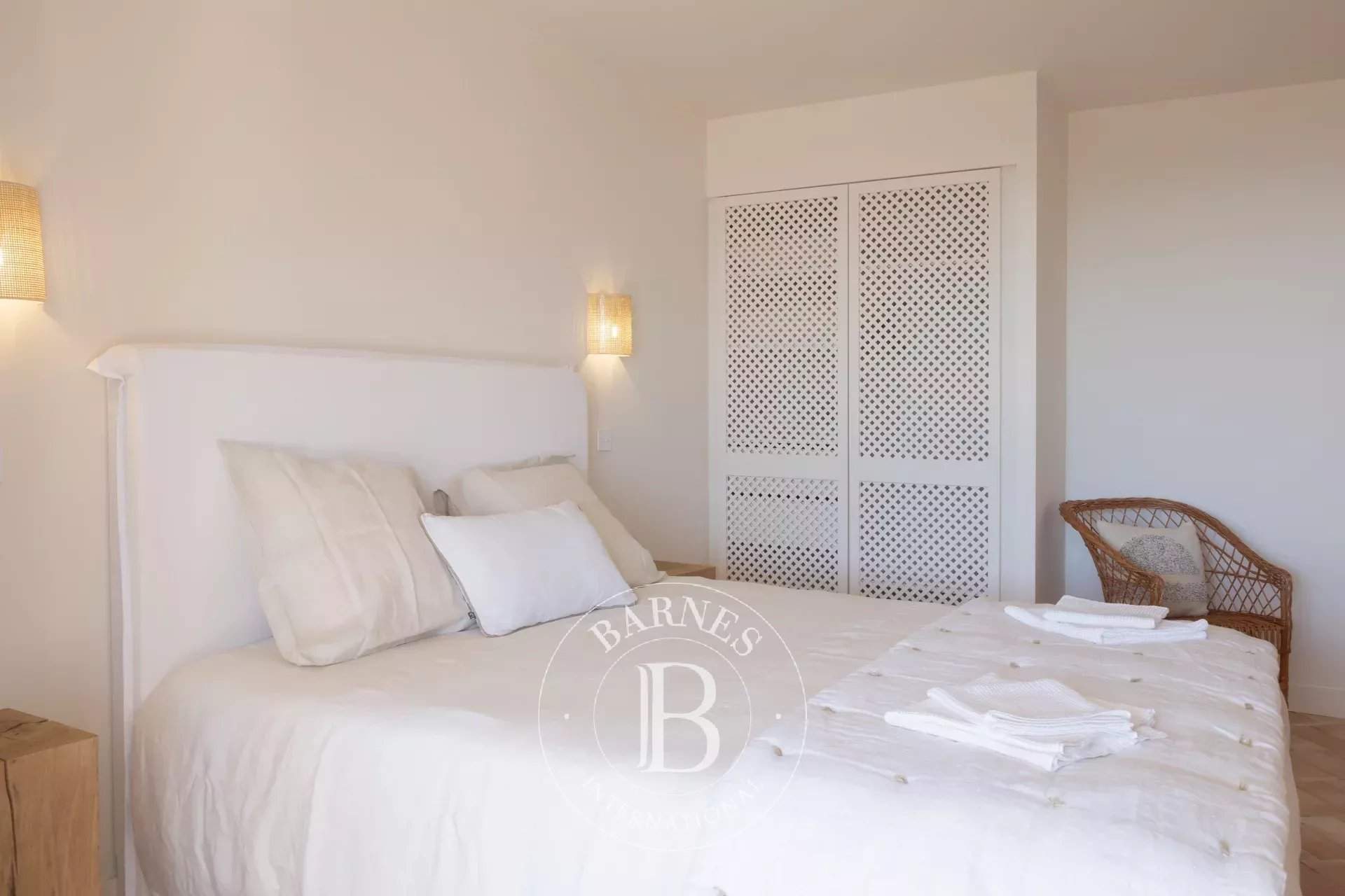 Sagone, Villa pieds dans l'eau, 6 chambres, vue mer panoramique, accès plage à pied picture 17