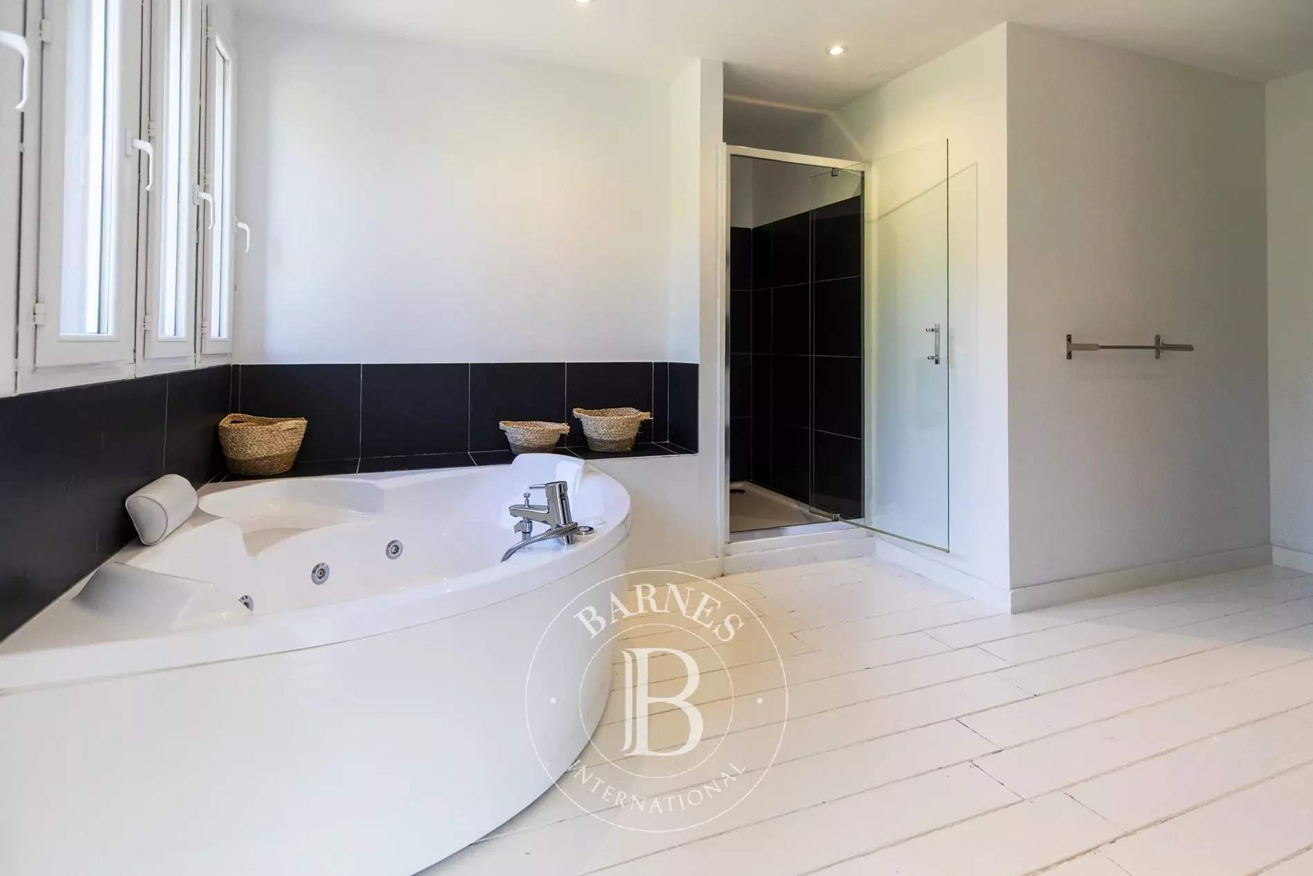 Sainte-Lucie-de-Porto-Vecchio  - Villa 9 Pi&egrave;ces 8 Chambres - picture 16