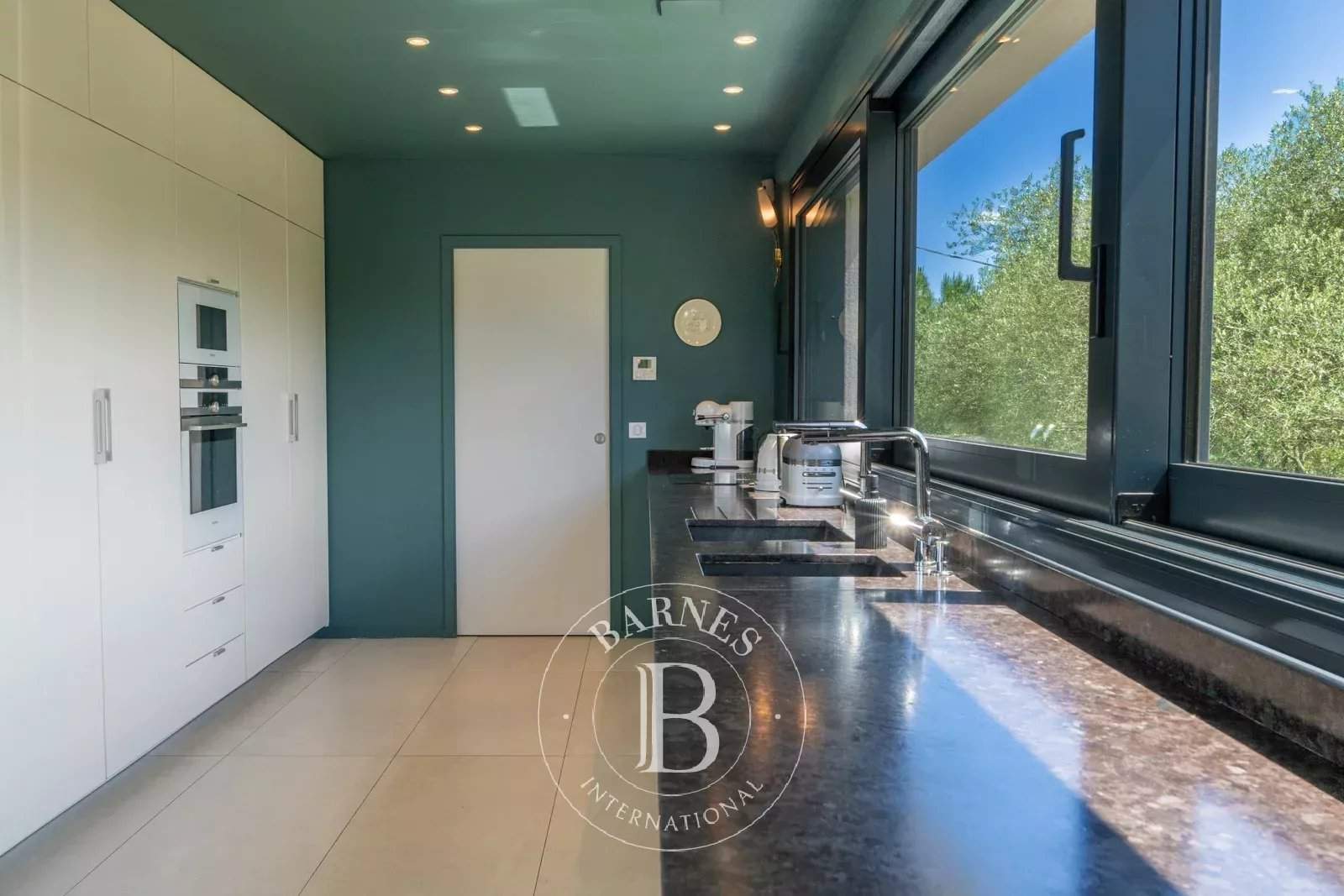 Sainte-Lucie-de-Porto-Vecchio  - Villa 6 Pi&egrave;ces 5 Chambres - picture 12