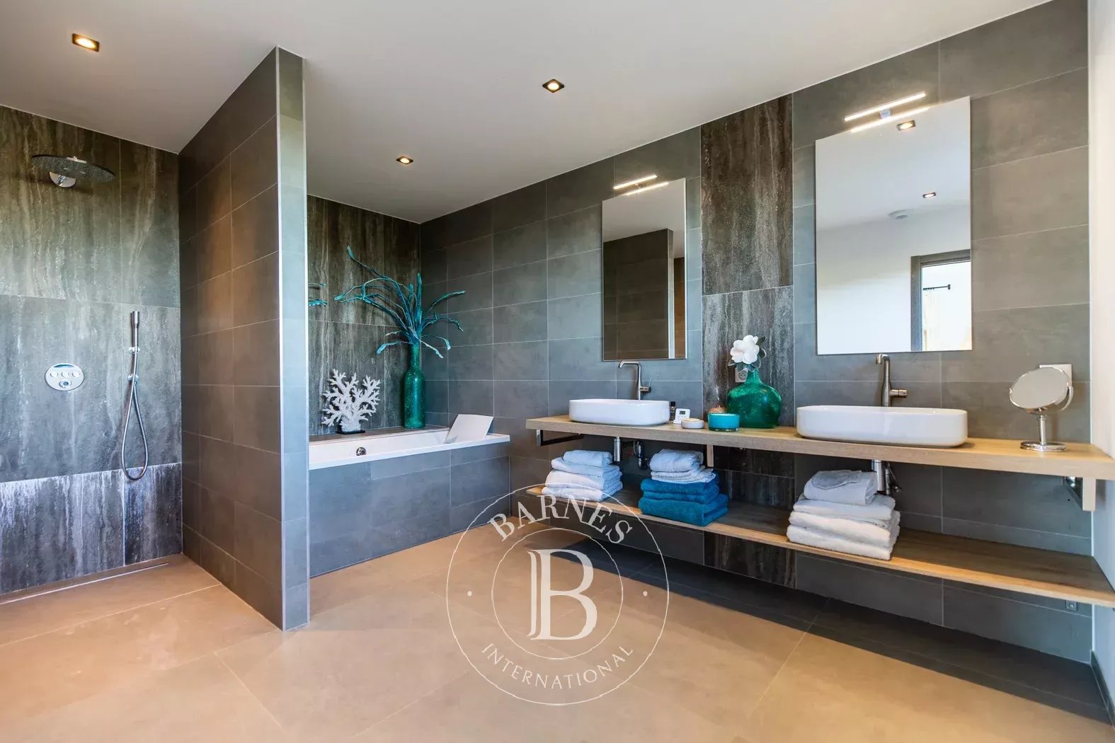 Saint-Cyprien, villa 6 bedrooms, swimming pool, panoramic sea view, near beach picture 18