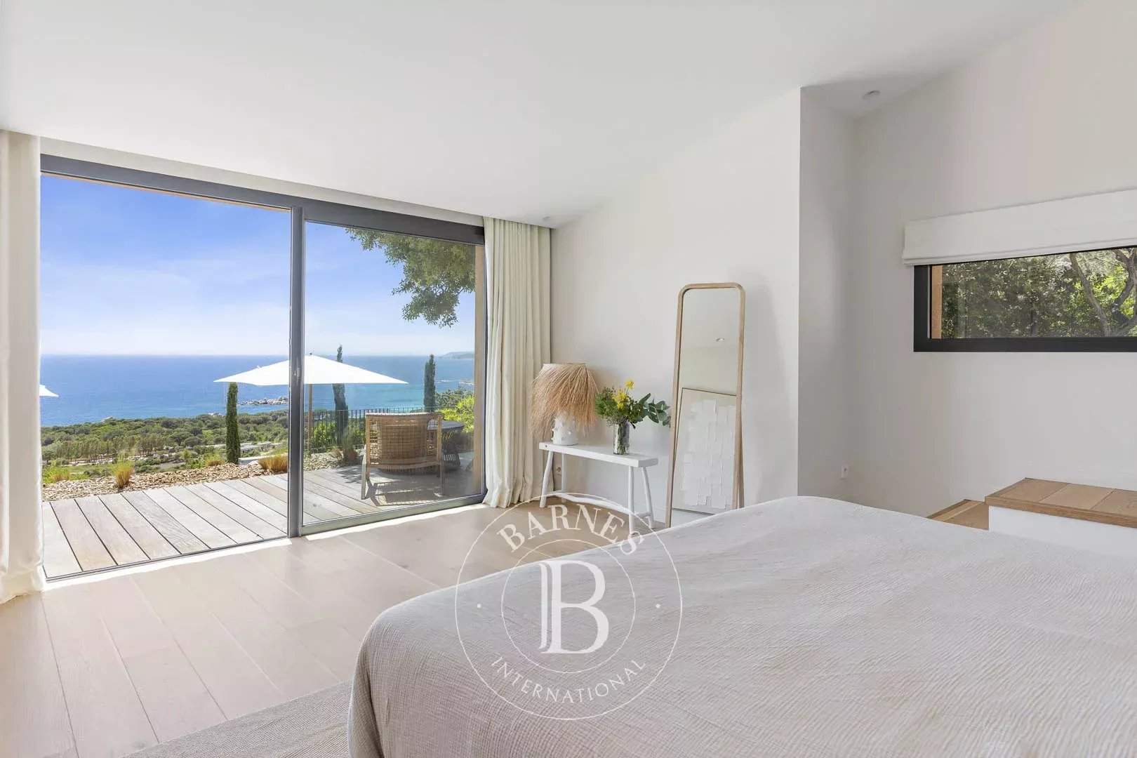 Porto-Vecchio, Palombaggia, Villa vue mer panoramique, 6 chambres, piscine chauffée, plage à pied picture 19