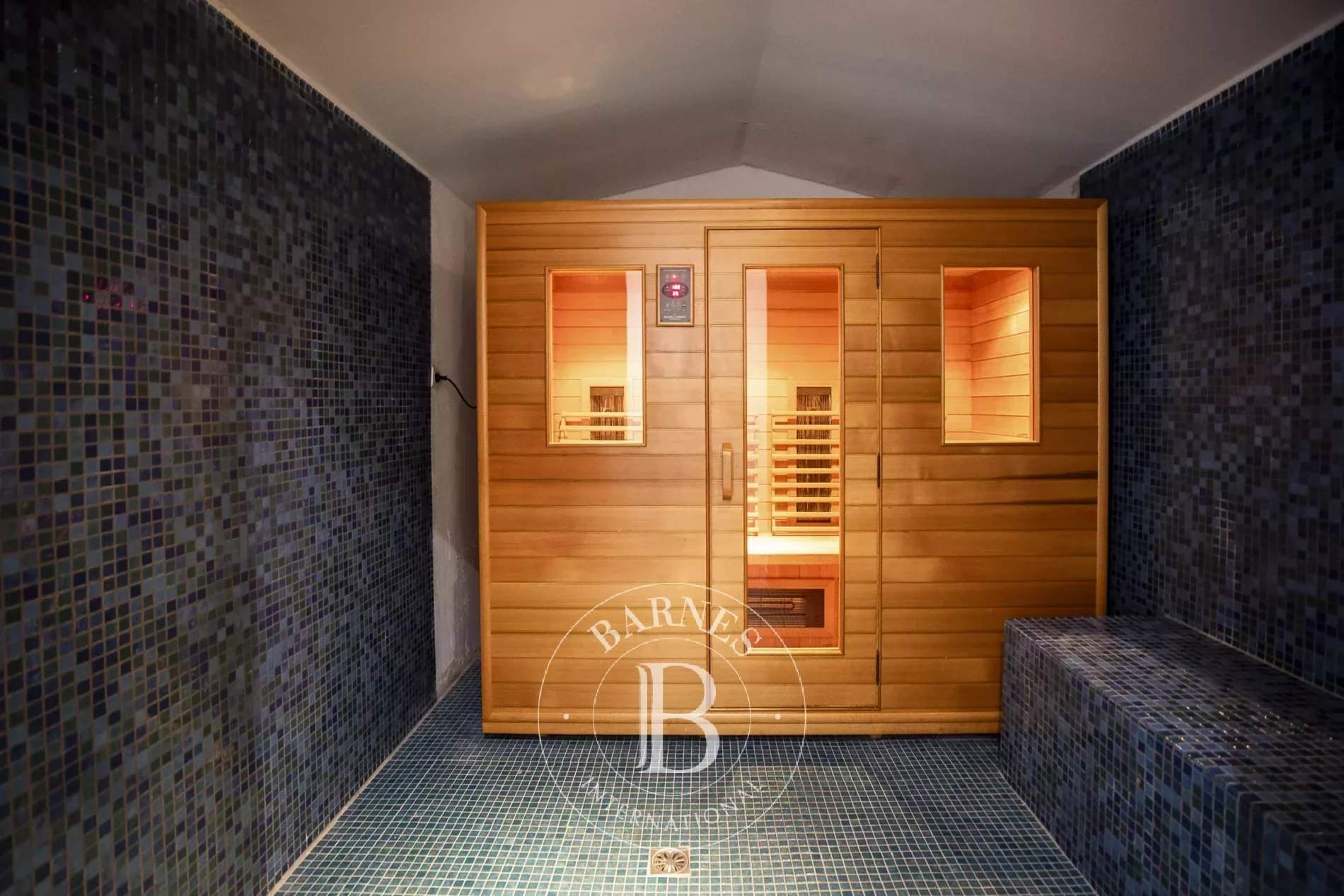 Sainte-Lucie-de-Porto-Vecchio  - Villa 9 Pi&egrave;ces 8 Chambres - picture 12