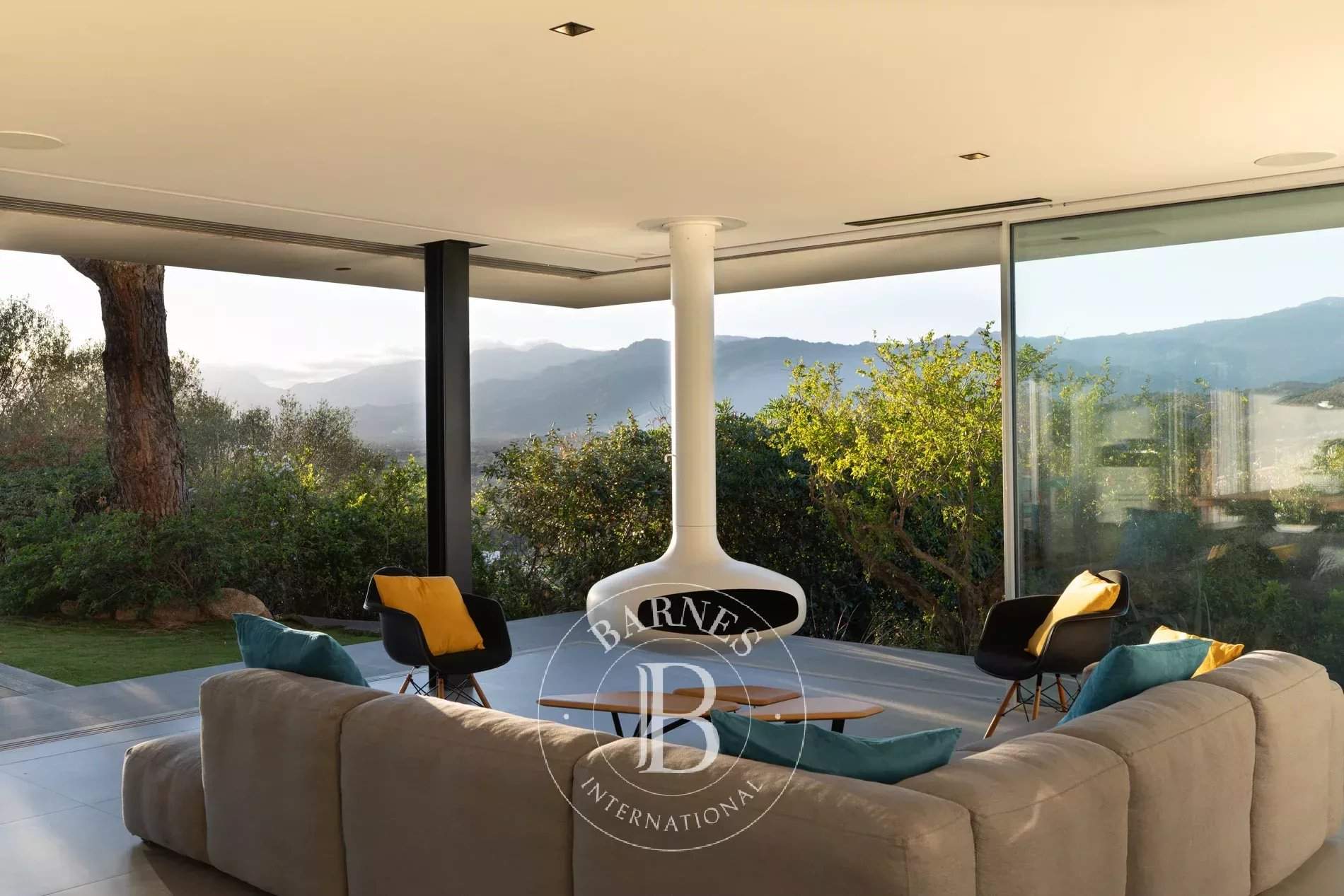 Porto Vecchio, Arasu, 6-Bedroom Villa, Sea View, Pool, Near the Beach picture 3