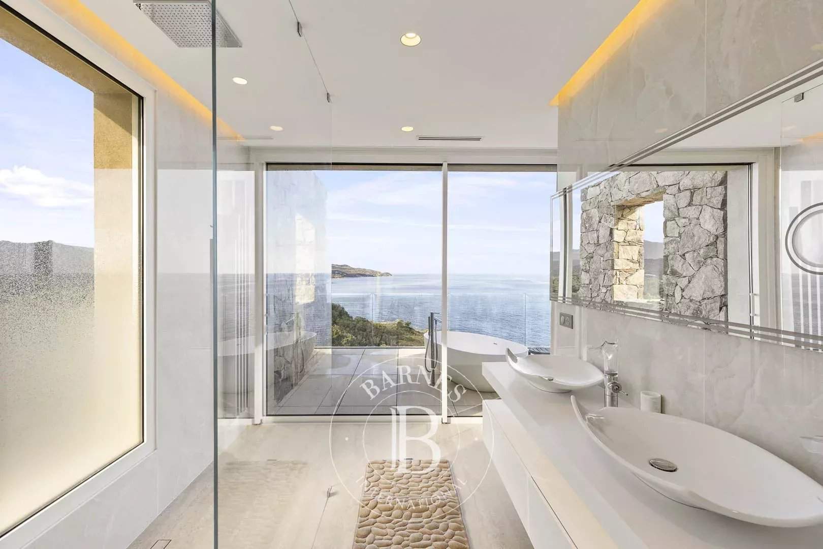 Favone, Villa, Vue mer panoramique, 7 chambres, proche plage, piscine, Cinéma, Salle de sport, Sauna, Hammam, Salle d'arcade, Terrain de pétanque picture 8