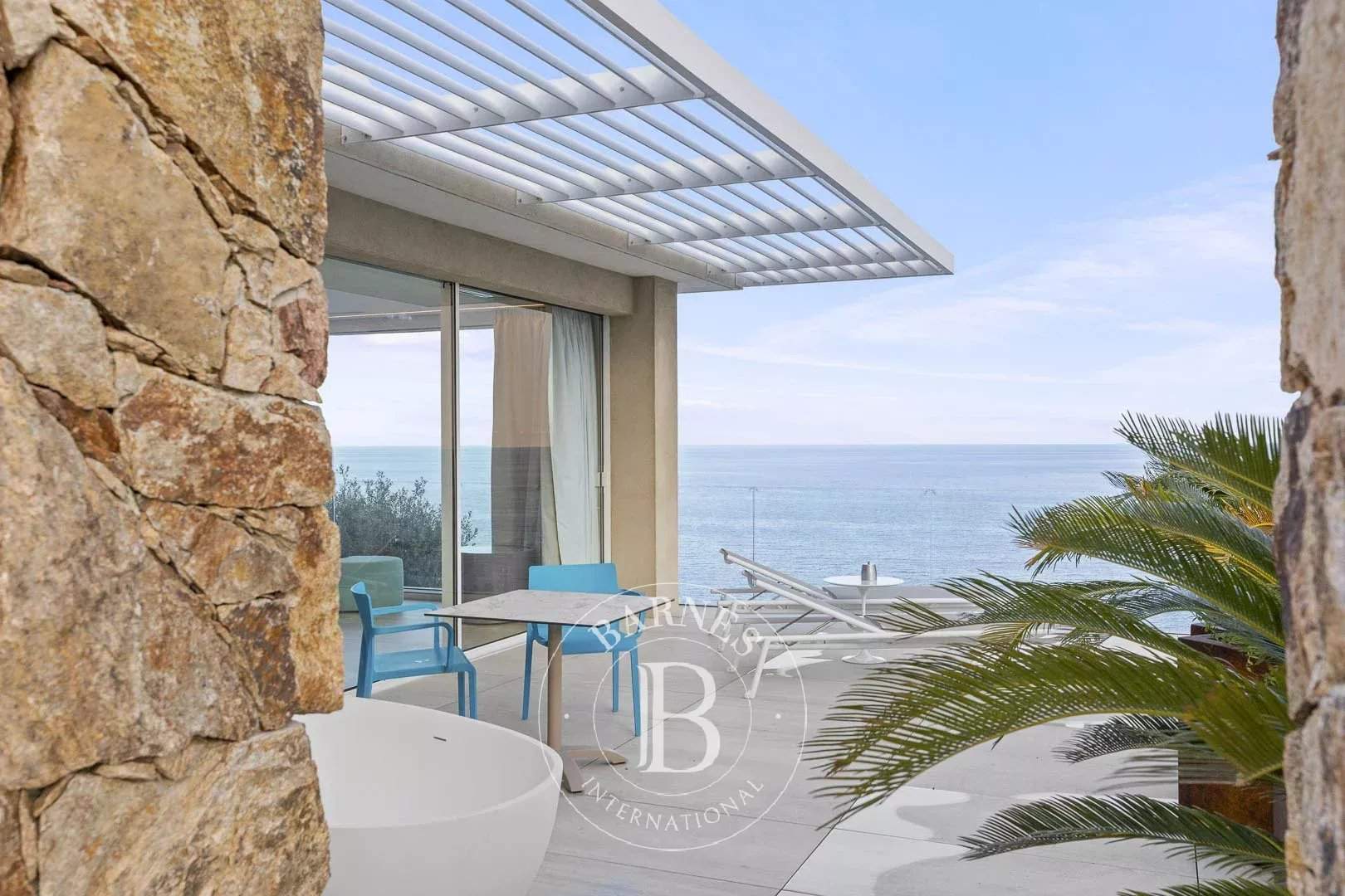 Favone, Villa, Vue mer panoramique, 7 chambres, proche plage, piscine, Cinéma, Salle de sport, Sauna, Hammam, Salle d'arcade, Terrain de pétanque picture 11