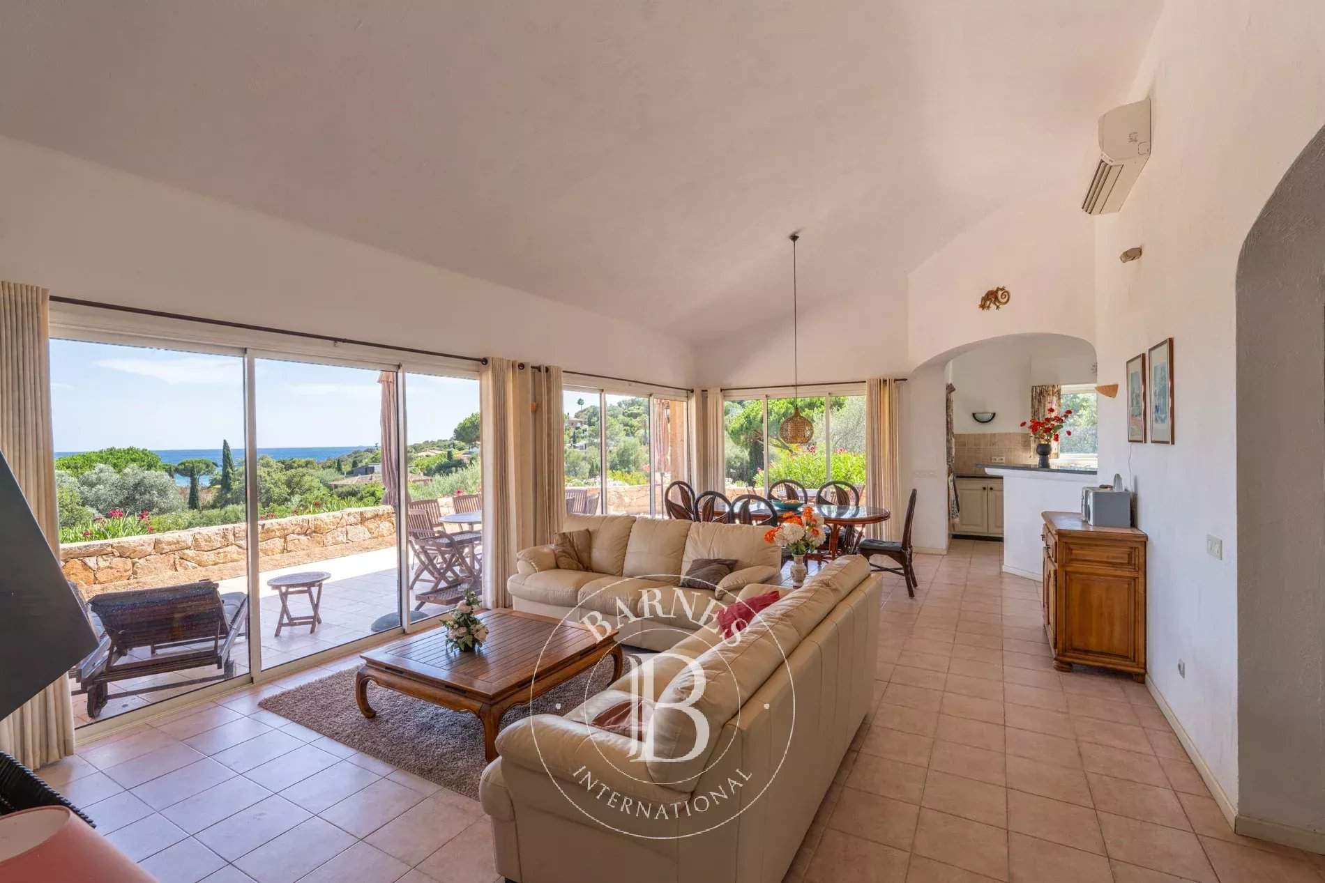 Sainte-Lucie-de-Porto-Vecchio  - Villa 8 Pièces 5 Chambres - picture 7