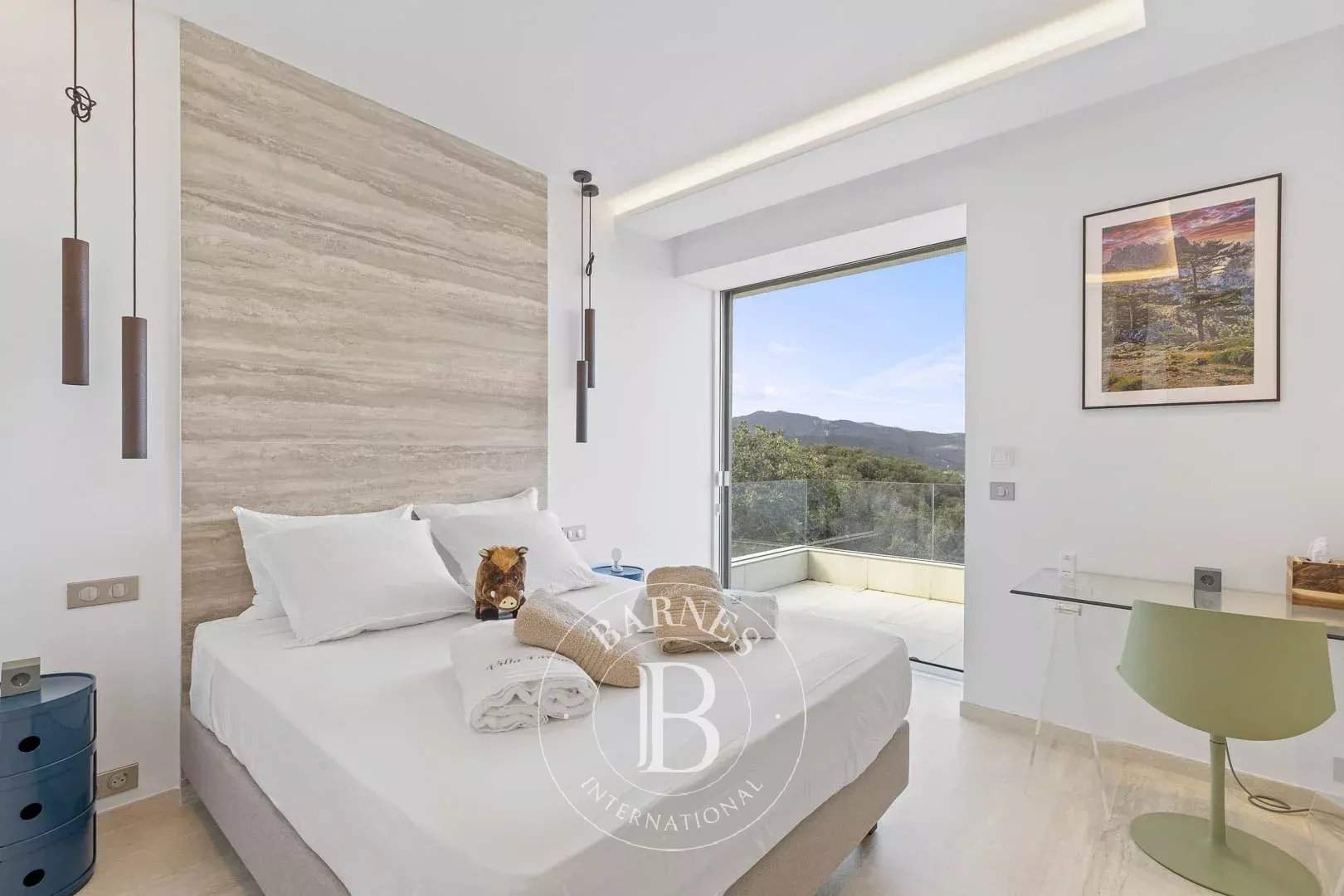 Favone, Villa, Vue mer panoramique, 7 chambres, proche plage, piscine, Cinéma, Salle de sport, Sauna, Hammam, Salle d'arcade, Terrain de pétanque picture 14