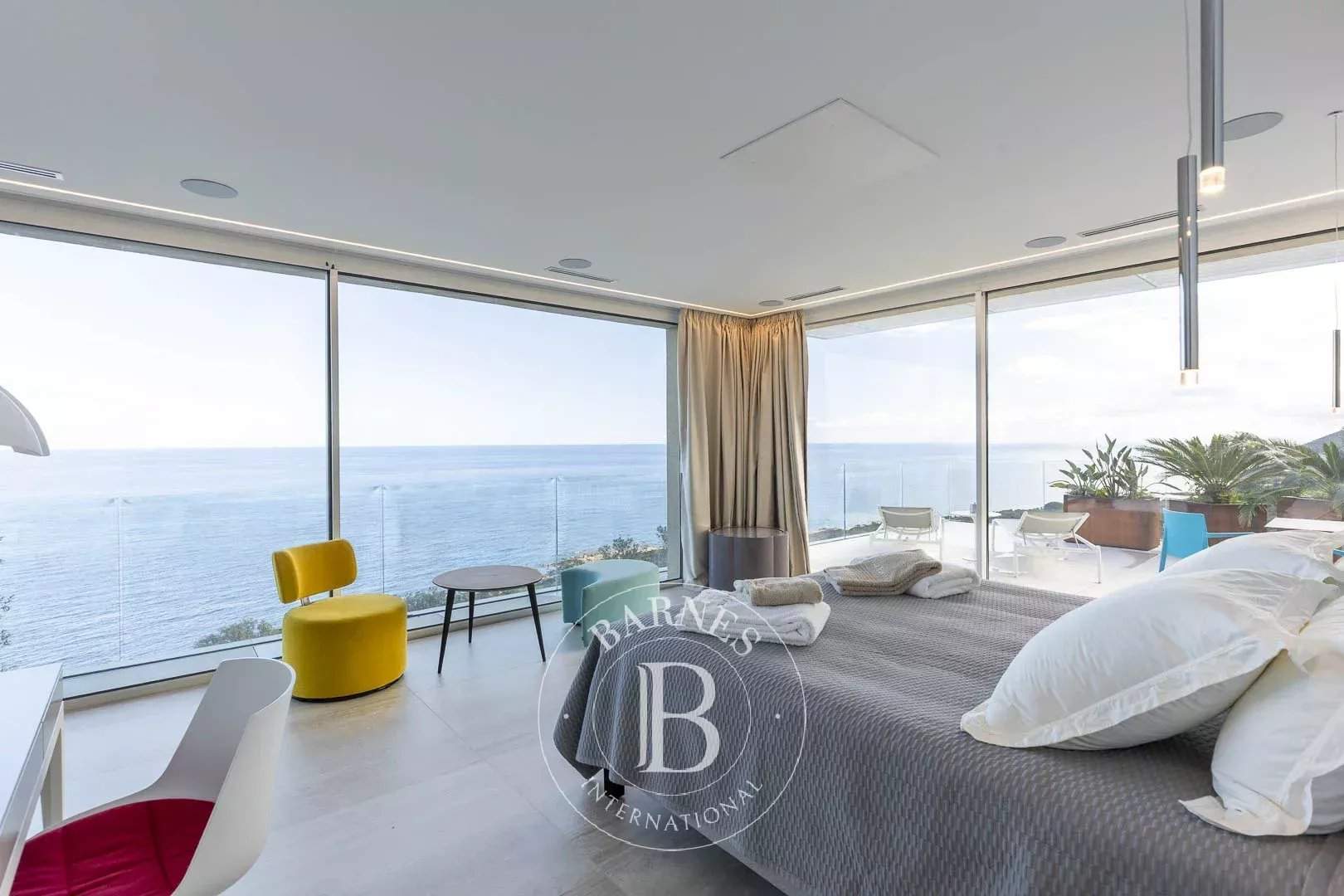 Favone, Villa, Vue mer panoramique, 7 chambres, proche plage, piscine, Cinéma, Salle de sport, Sauna, Hammam, Salle d'arcade, Terrain de pétanque picture 9